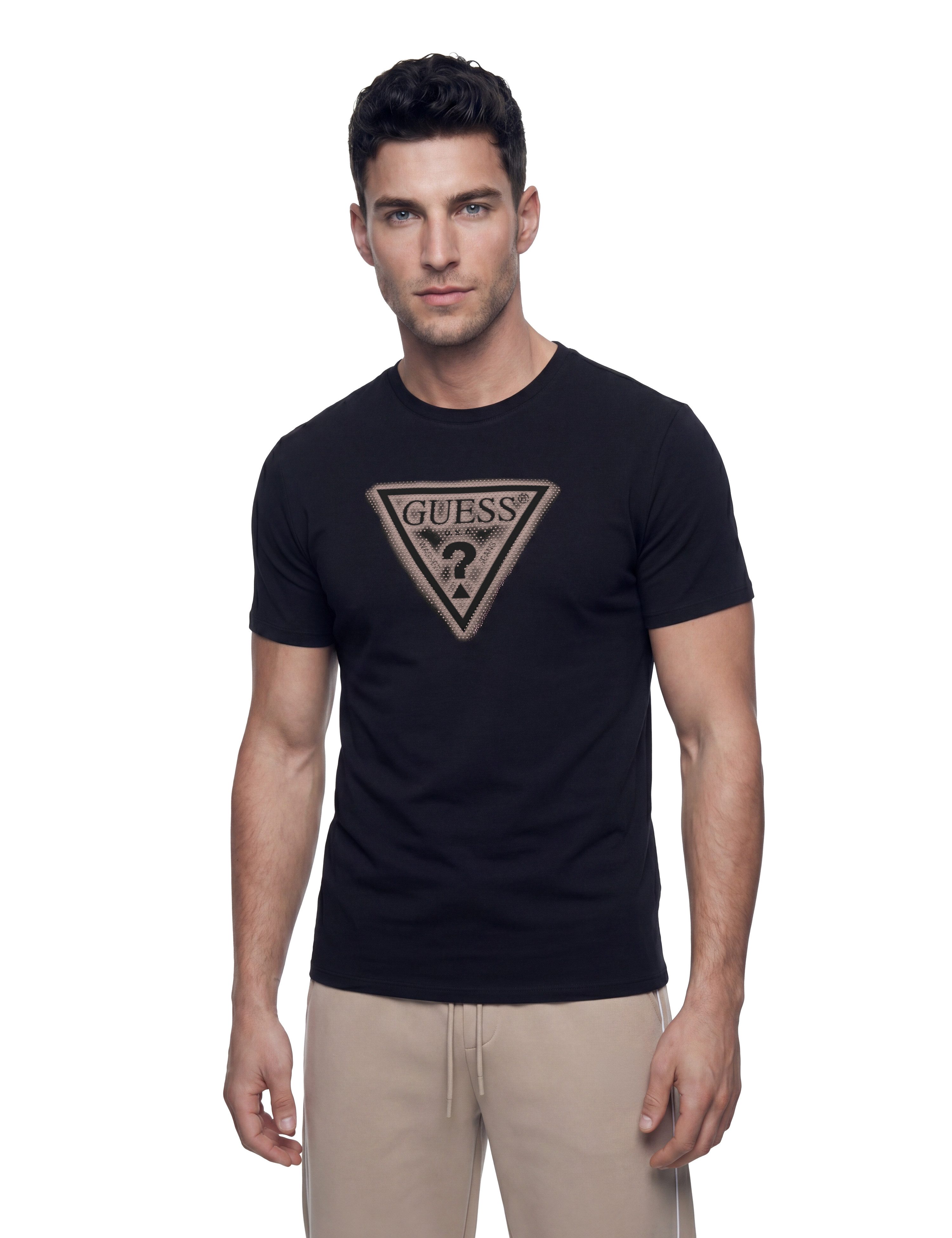Guess T-Shirt TRIANGLE SPRAY TEE Rundhalsausschnitt, Baumwoll-Mix, Slim Fit