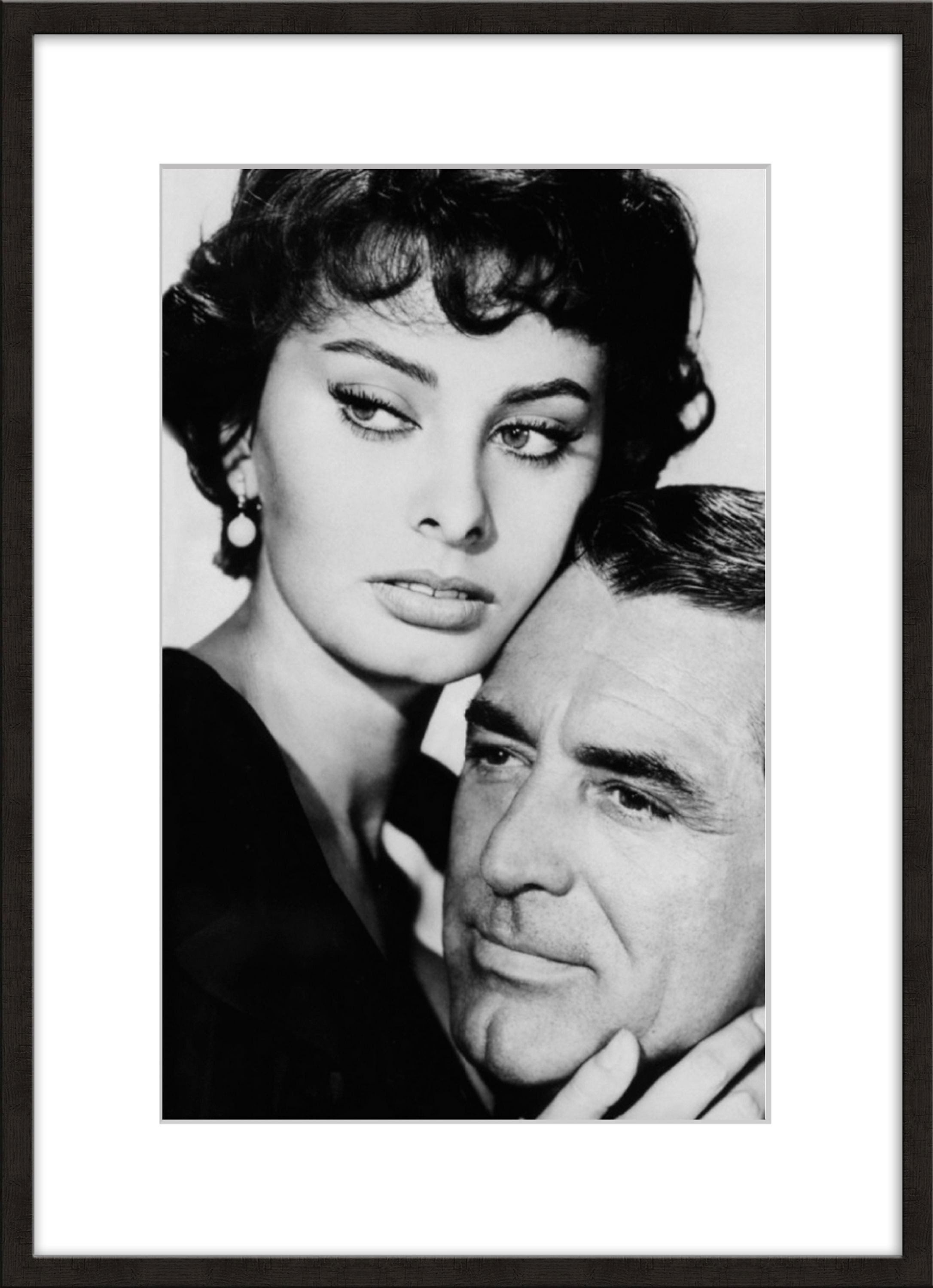 artissimo Bild mit Rahmen Gerahmtes Poster 50x70 cm / Wandbild Schwarz-Weiß / Vintage Deko, Hollywood-Stars: Sophia Loren & Cary Grant in Schwarz-Weiß