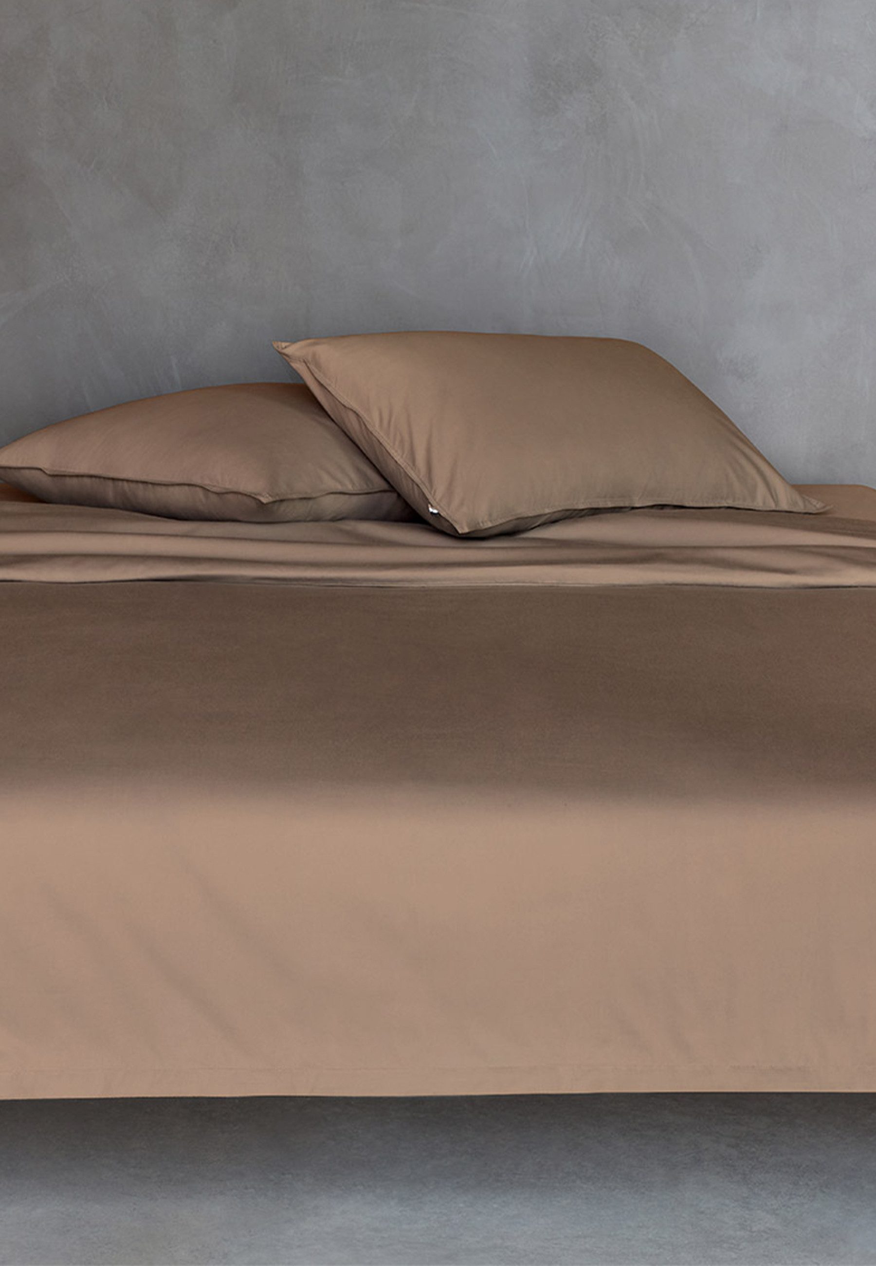 BOSS Home Bettwäsche BEBOSS, Satin, 2 teilig, ab 135x200 cm, mit Label-Applikationen, edles Peach-Finish, Premium