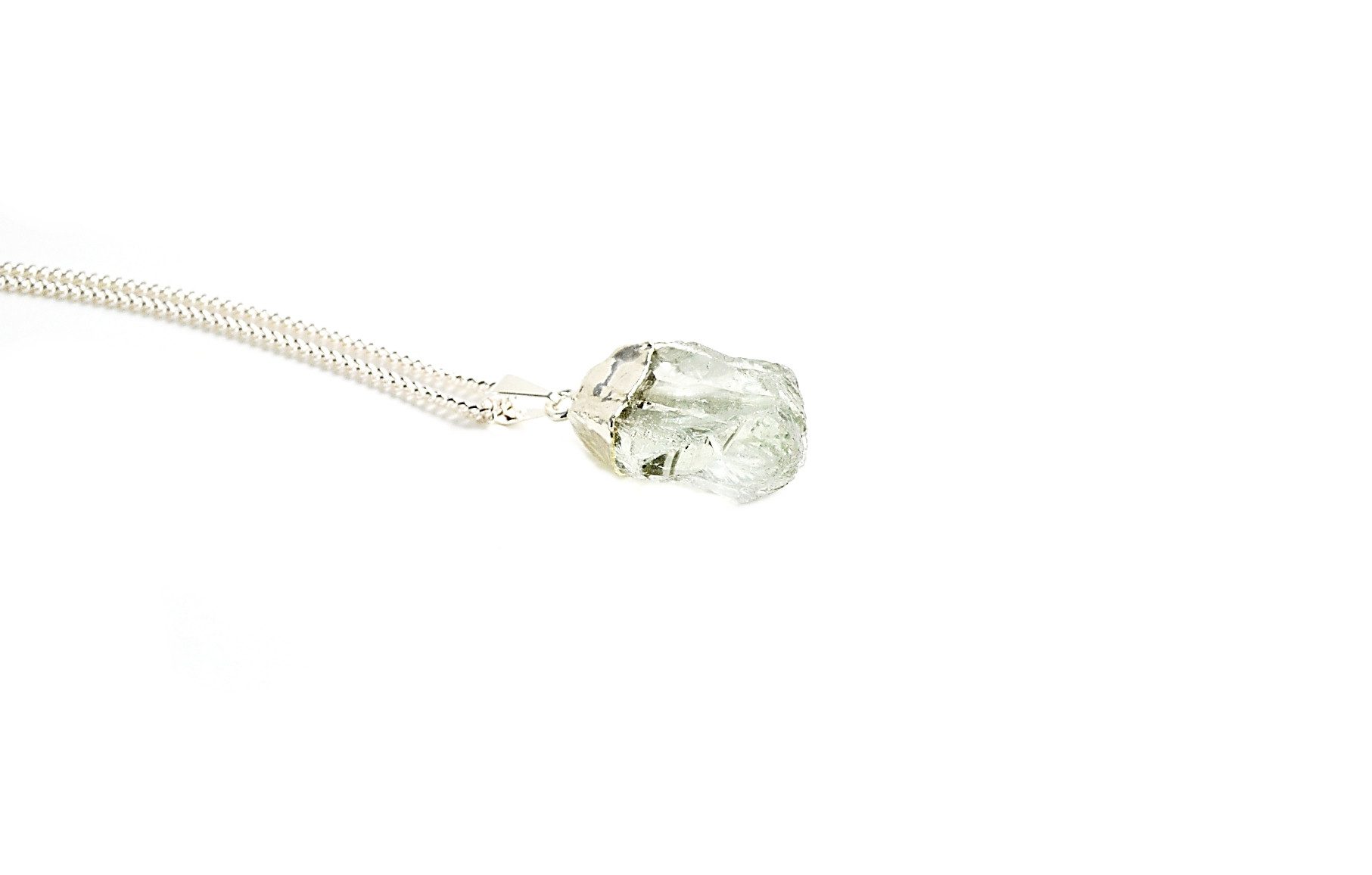 Crystal and Sage Jewelry Kette mit Anhänger Prasiolith Halskette Edelsteinkette vergoldet