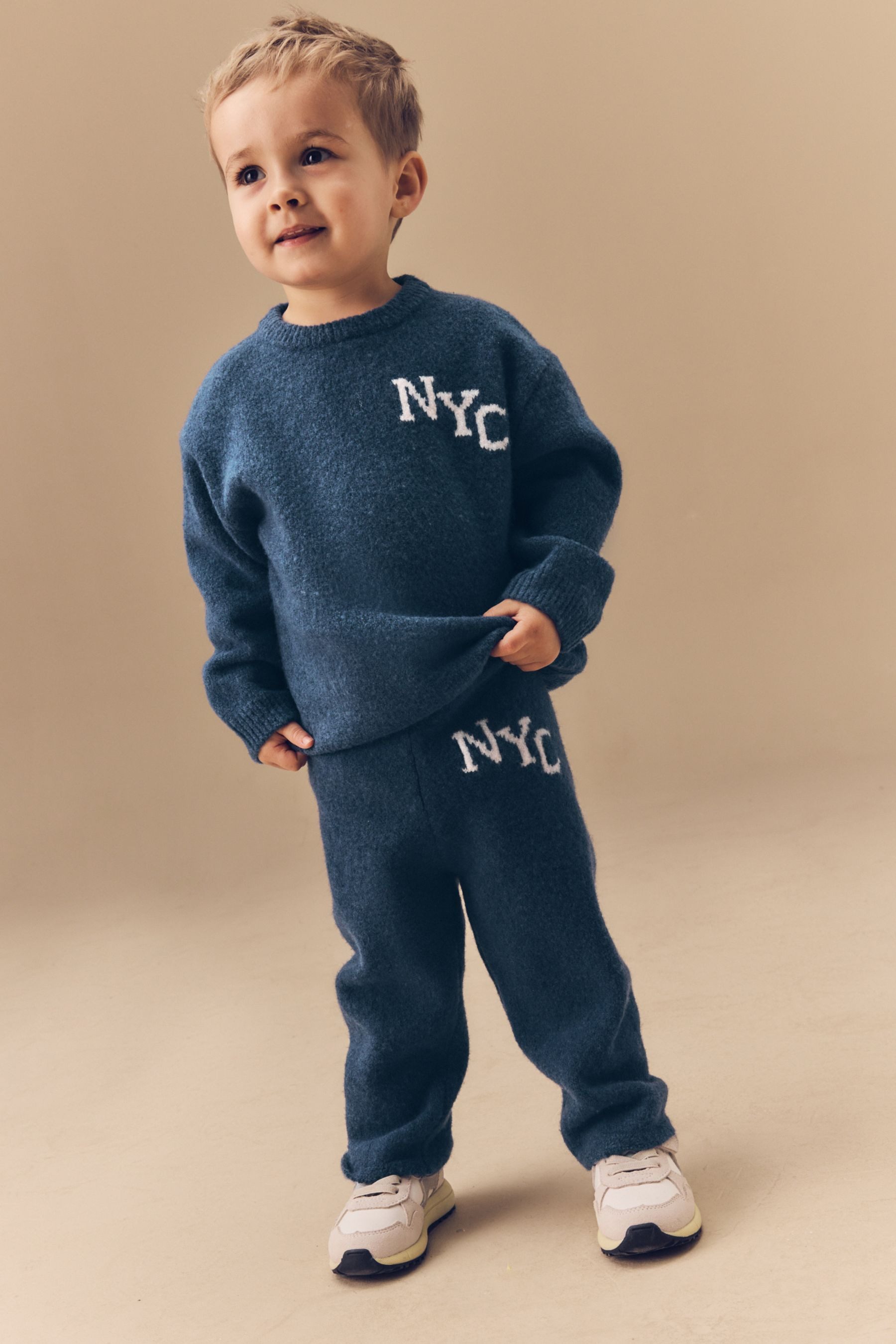Next Sweatanzug Gestrickter Jogginganzug NYC College-Look (2-tlg)