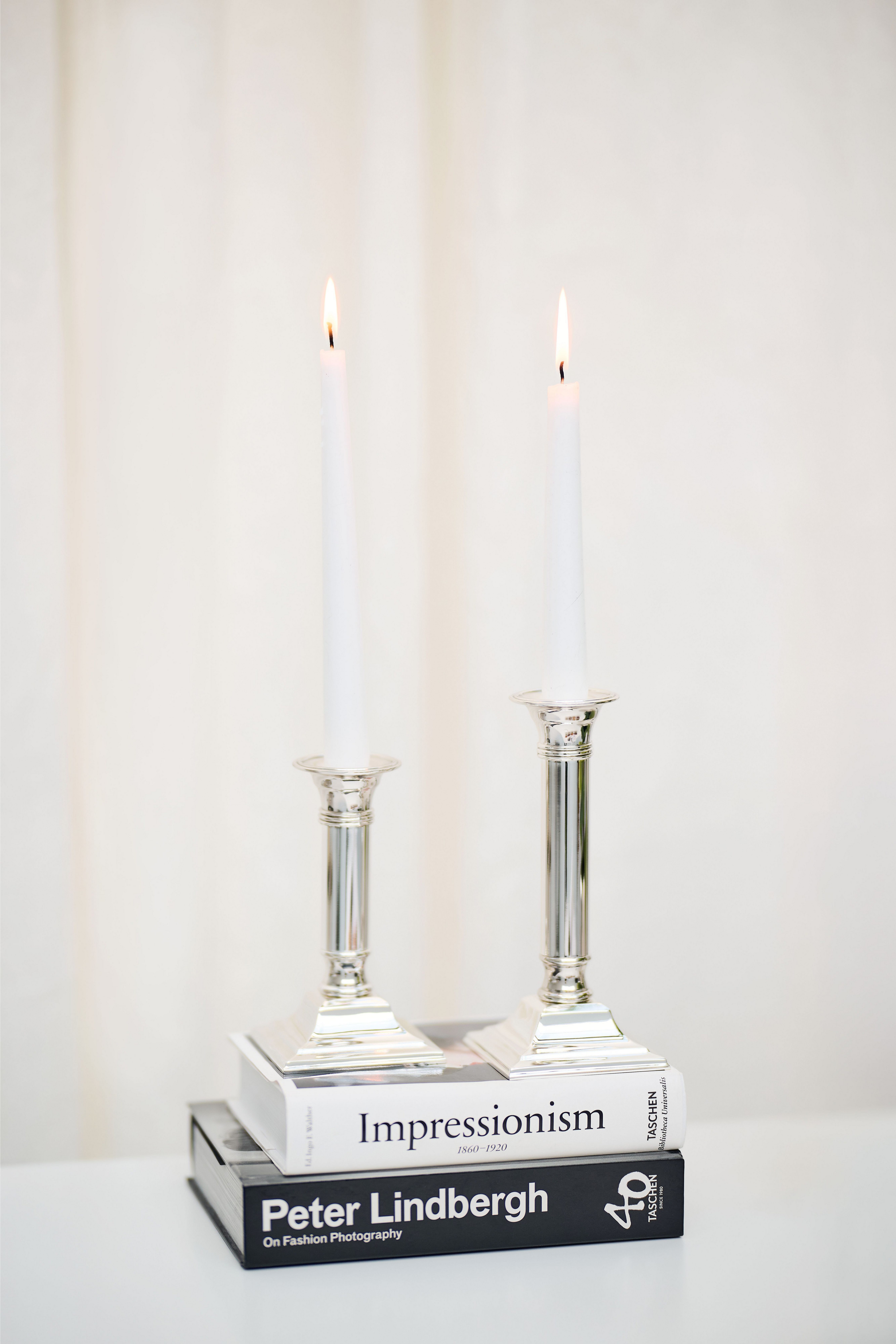 EDZARD Kerzenhalter Lincoln, Silber-Optik, für Stabkerzen, versilbert, anlaufgeschützt, H 19 cm