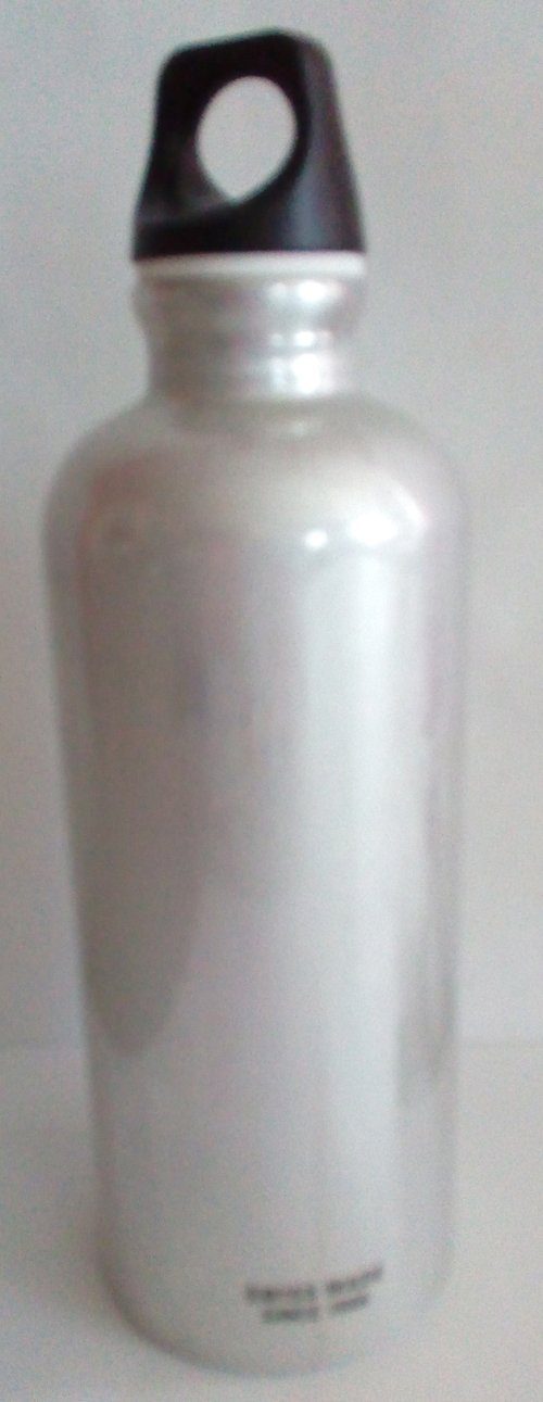 Sigg Trinkflasche SIGG Alutrinkflasche 'Traveller' verschiedene Farben wählbar, Leichte Aluminium-Trinkflasche für unterwegs