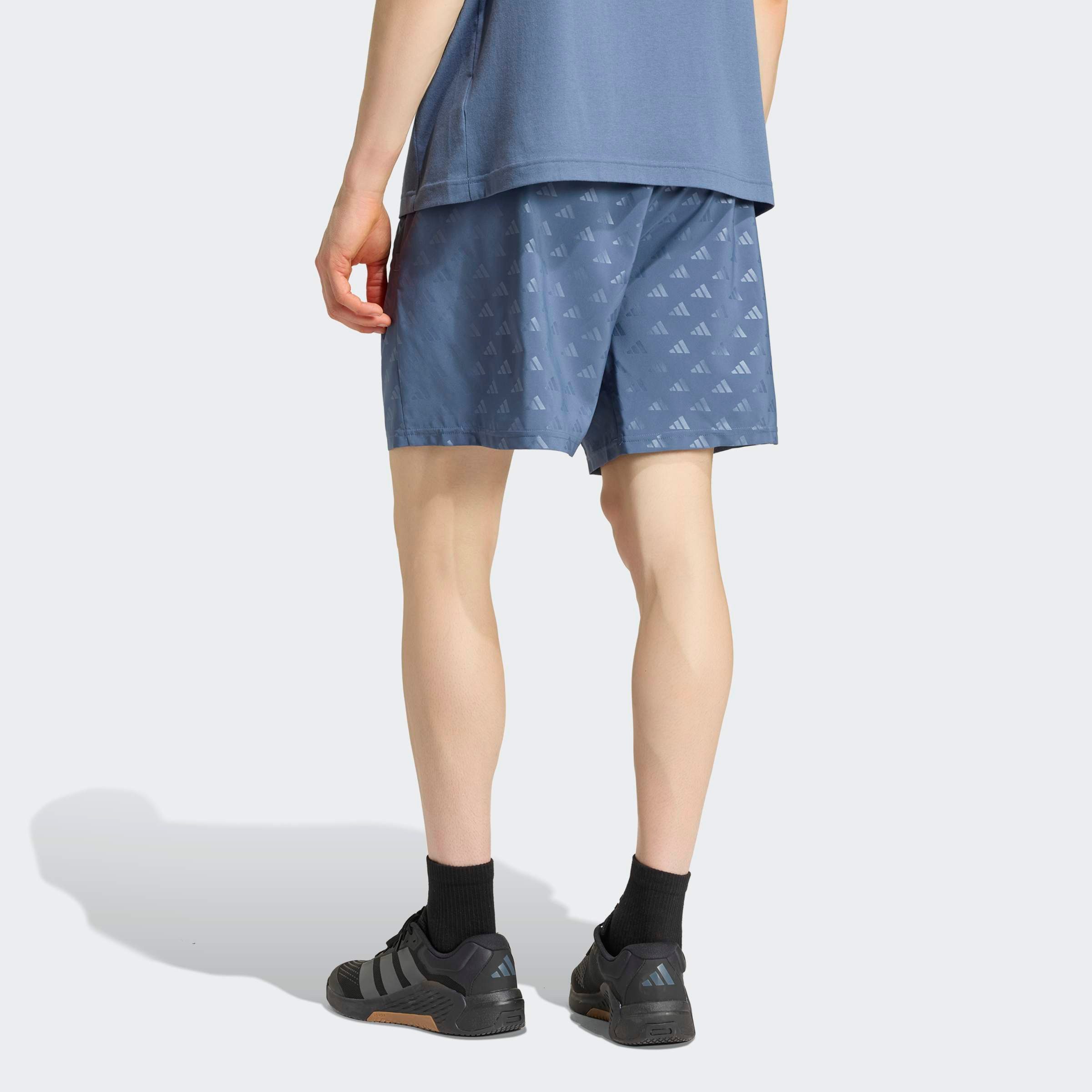 adidas Performance Shorts WORKOUT ESSENTIALS BRANDLOVE WOVEN für sportliche Aktivitäten, mit Climacool®, Normal-weite Passform