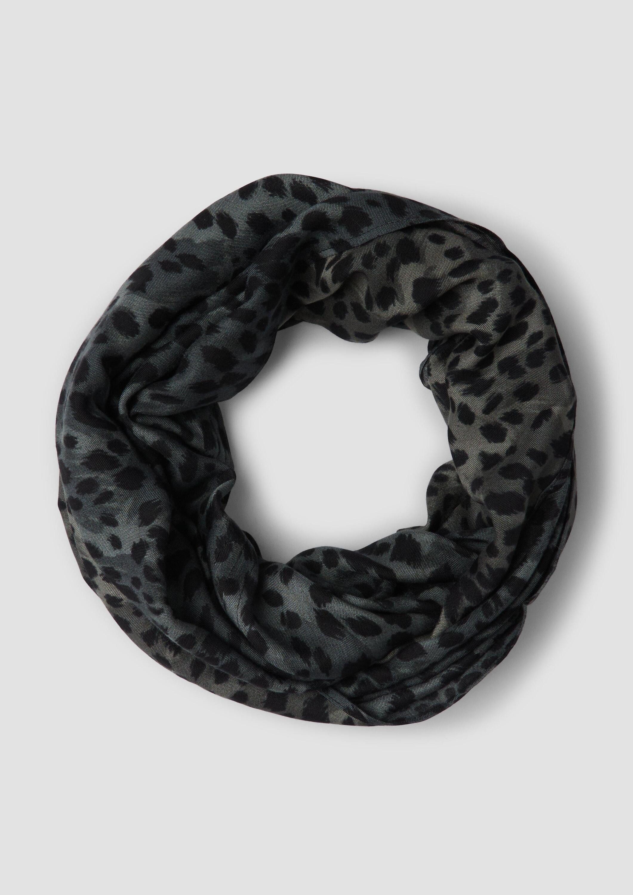 s.Oliver Loop Snood, Loop-Schal mit Allover-Animal-Muster günstig online kaufen