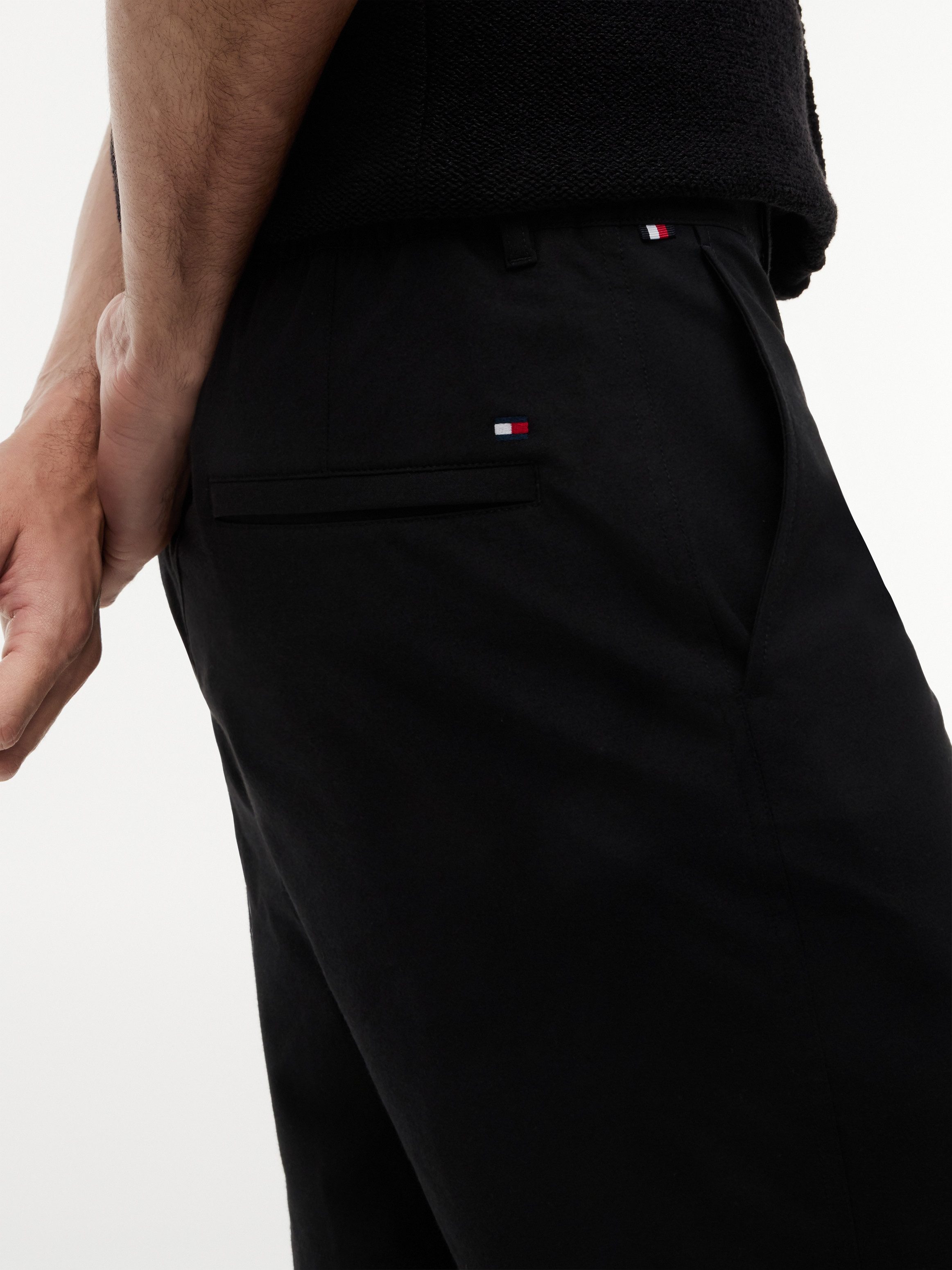 Tommy Hilfiger Chinoshorts DOVER mit Flag-Stickerei