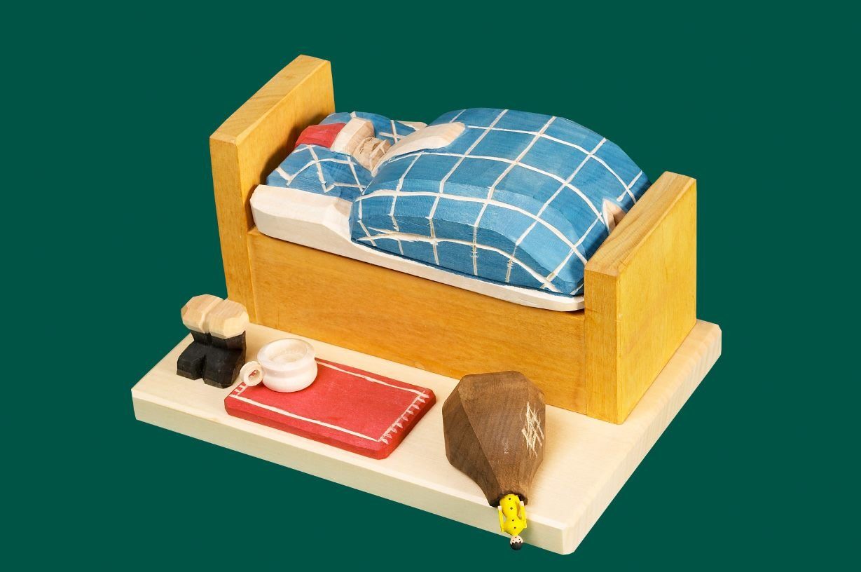 Räuchermännchen Räuchermann Weihnachtsmann im Bett klein geschnitzt