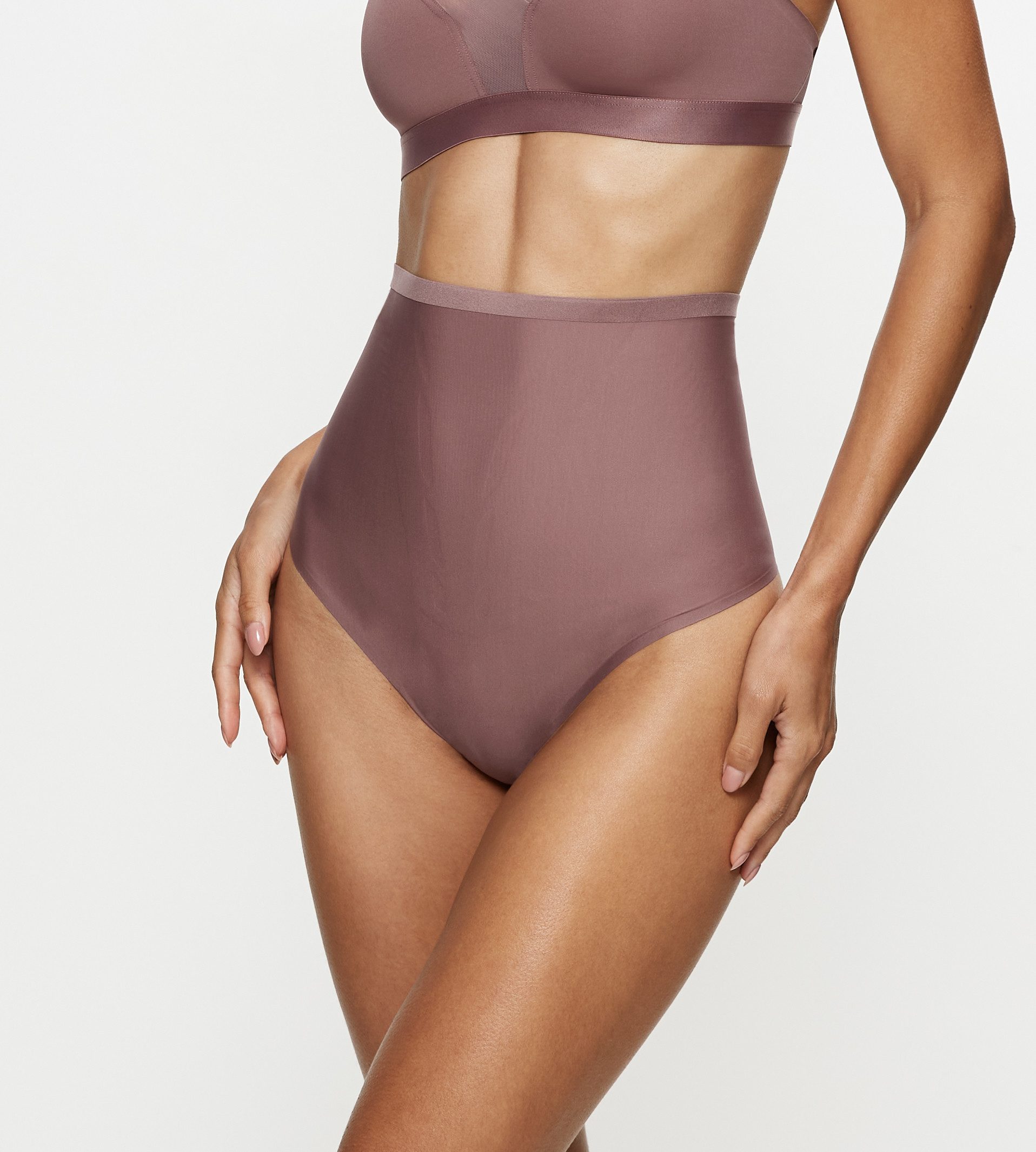 Triumph Shapingstring Shape Smart formend, leicht, nahtlos, elastisch, mit Power-Mesh-Zonen