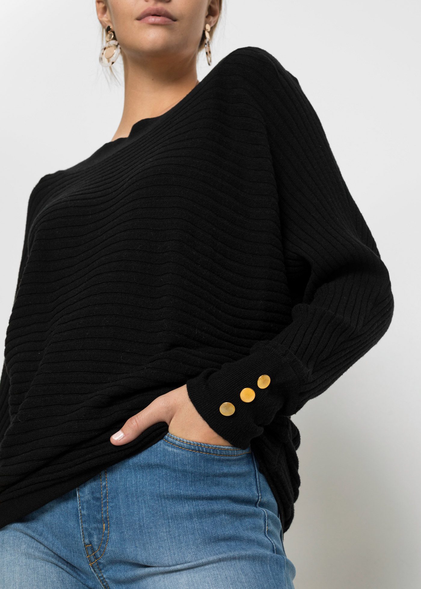 bonprix Strickpullover aus Viskose-Rippstrick, Fledermausärmel, mit Knopfdetail