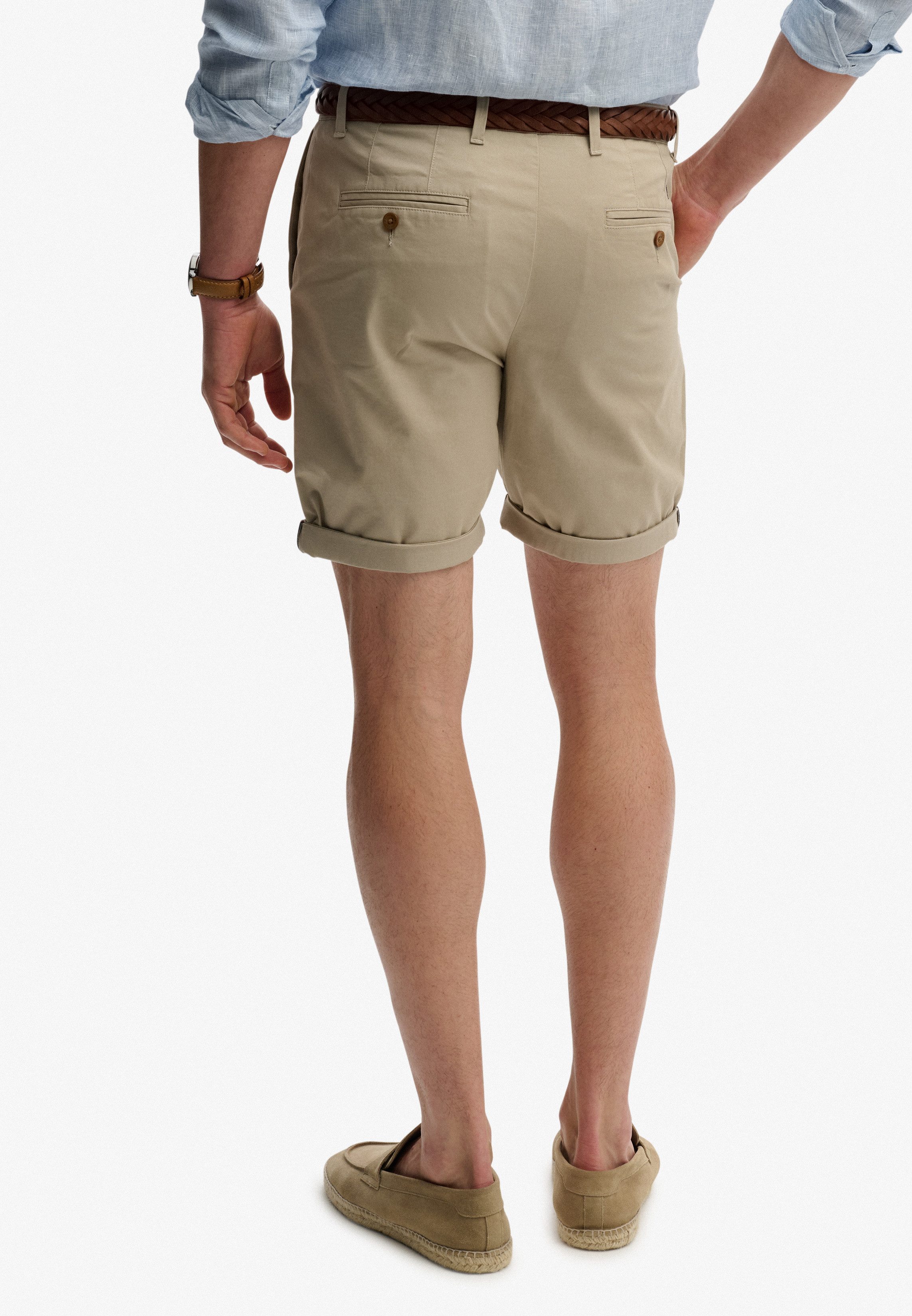 Superdry Chinoshorts PREMIUM REGULAR CHINO SHORT aus Baumwollmischung mit Elasthan, Relaxed Fit, unifarben, knielang