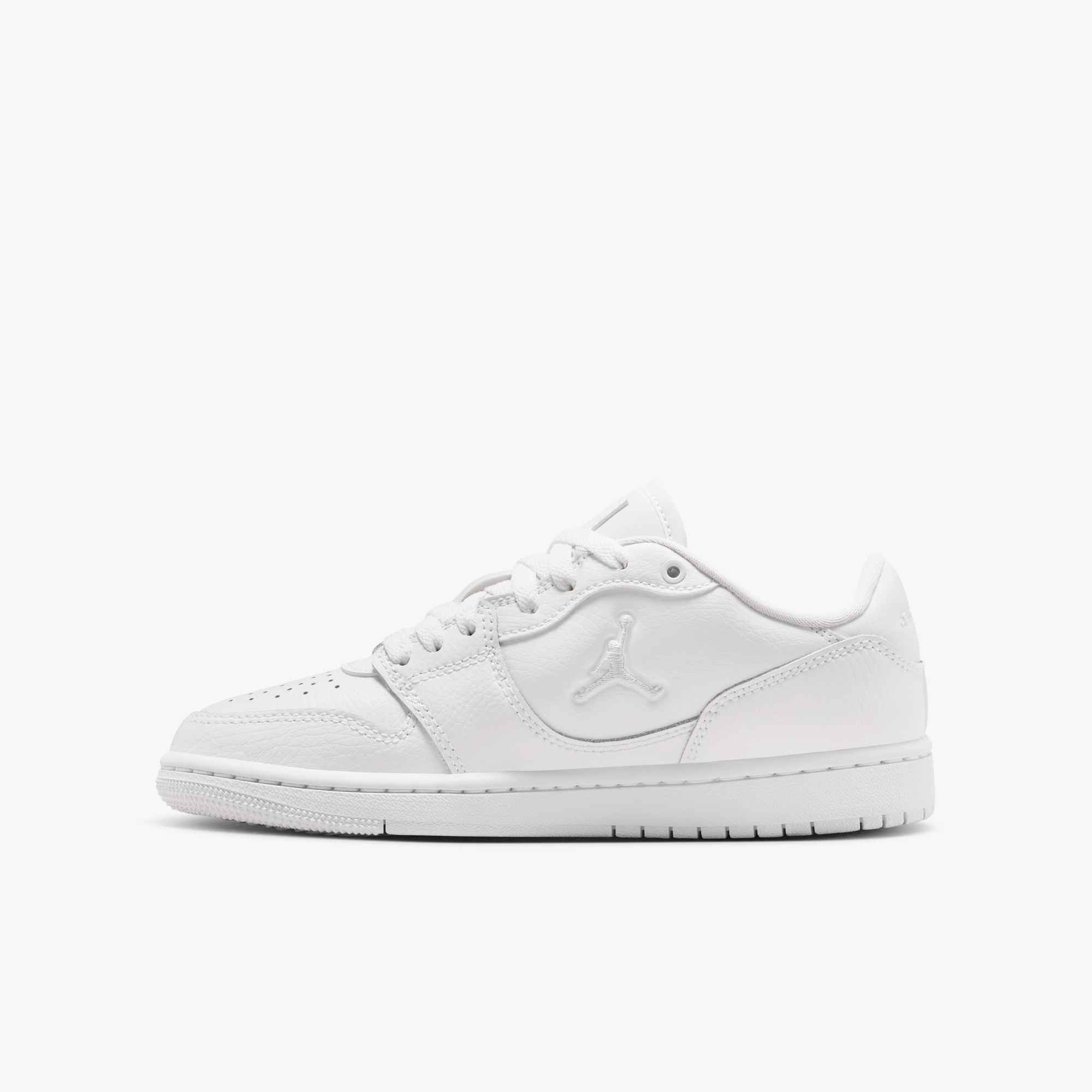Jordan Jordan Court Connect Low Sneaker inspiriert vom Look des Air Jordan 1