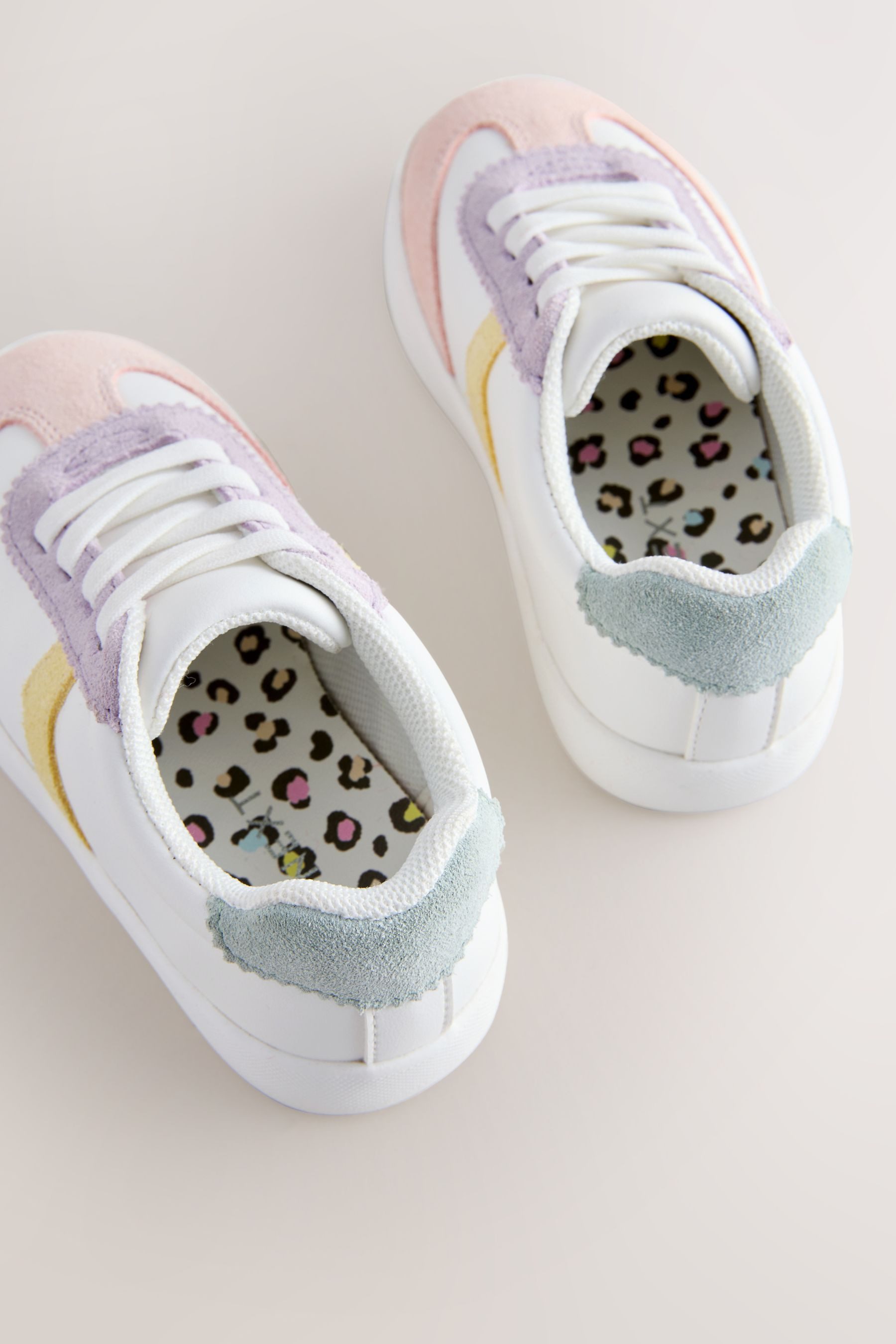 Next Sneaker mit Leoparden-Print und Elastikschnürung Sneaker (1-tlg)