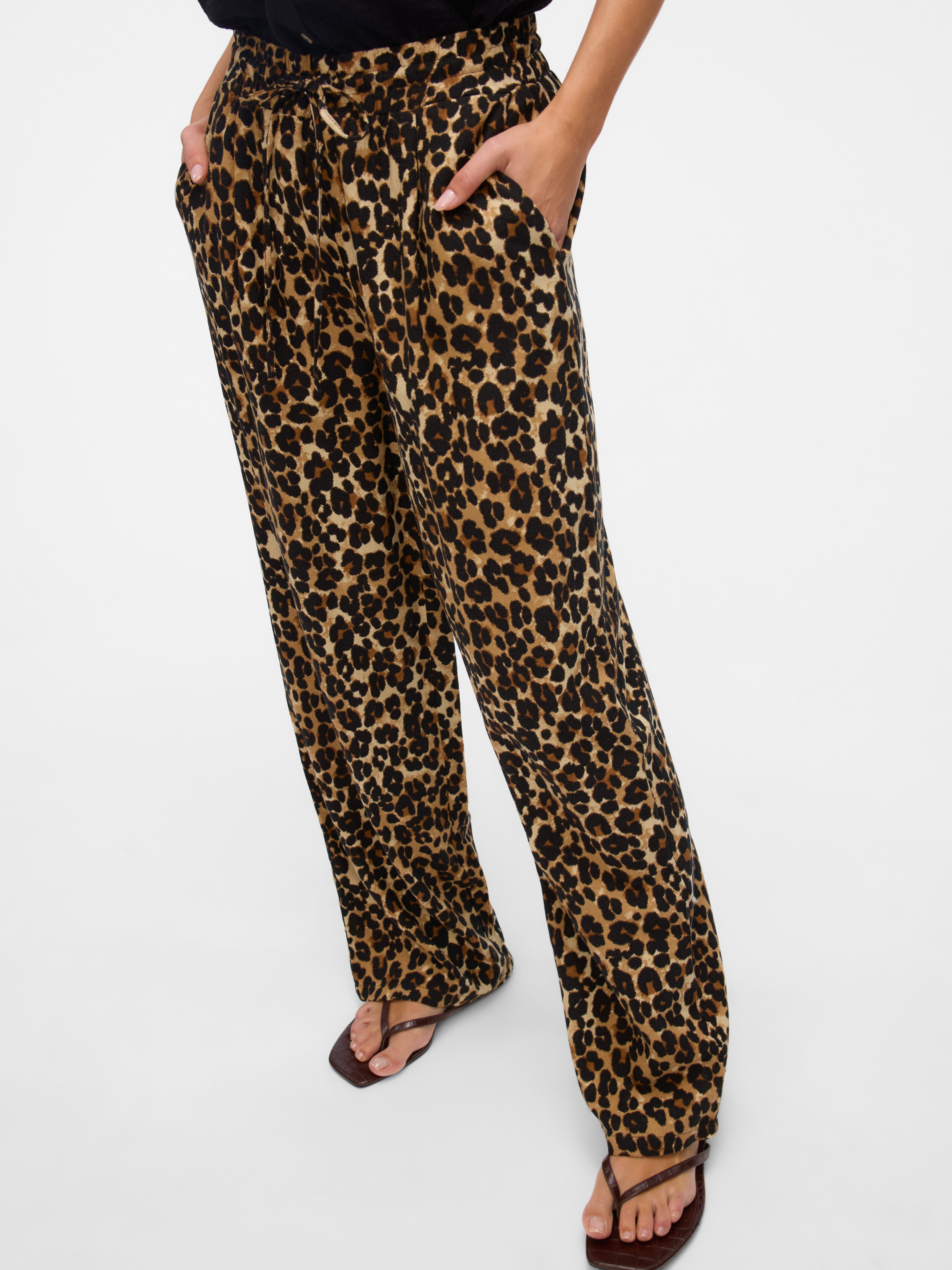 Vero Moda Schlupfhose VMJESMILO HW WIDE PANTS WVN NOOS mit Seitentaschen günstig online kaufen