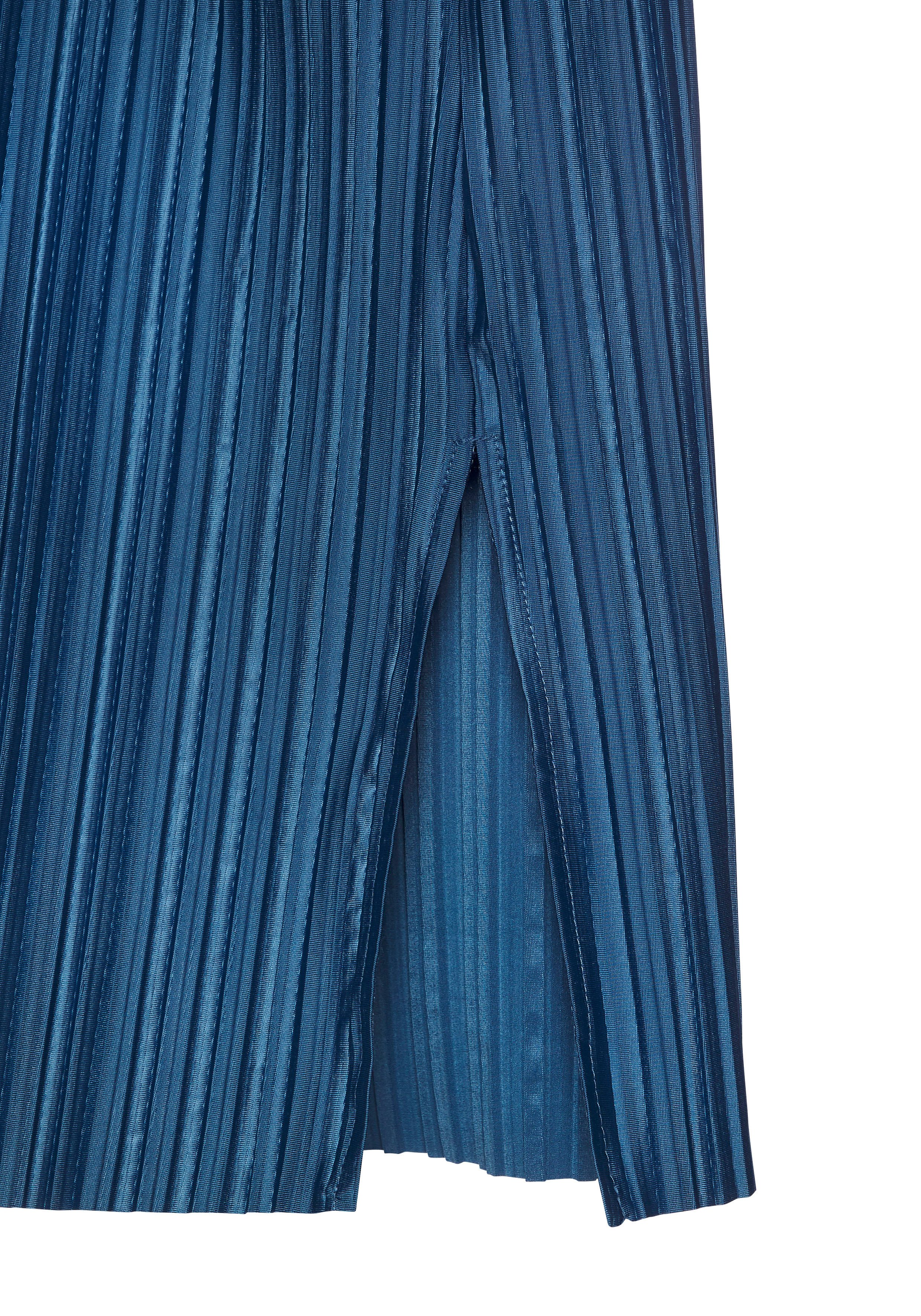 LASCANA Longtop aus schimmernder Ware mit Plisseefalten langes Plisseetop, figurumspielendes Partytop, Top mit Seitenschlitzen – Bild 5 von 5