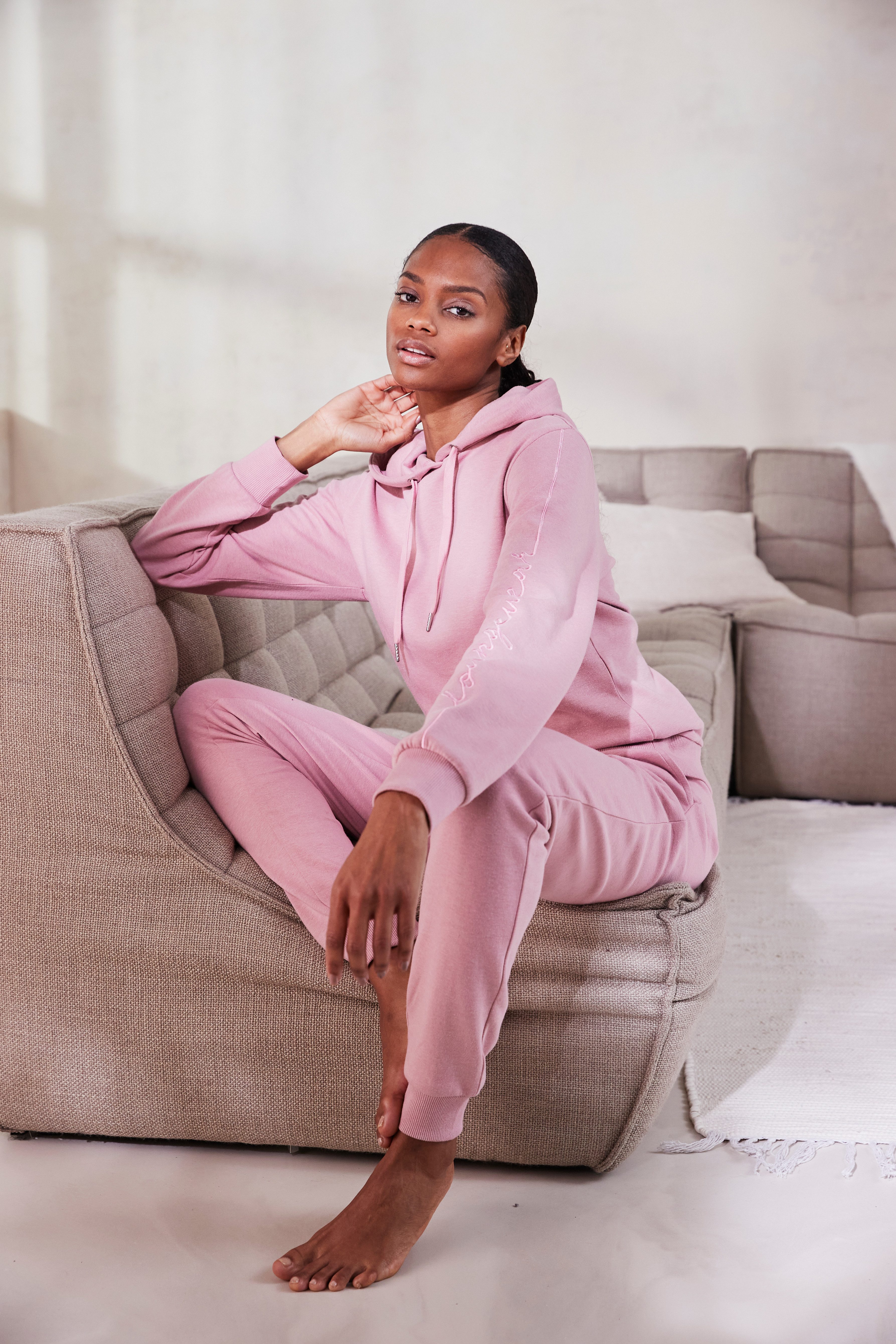 Vivance Hoodie mit seitlicher Loungewear Stickerei, Loungshirt