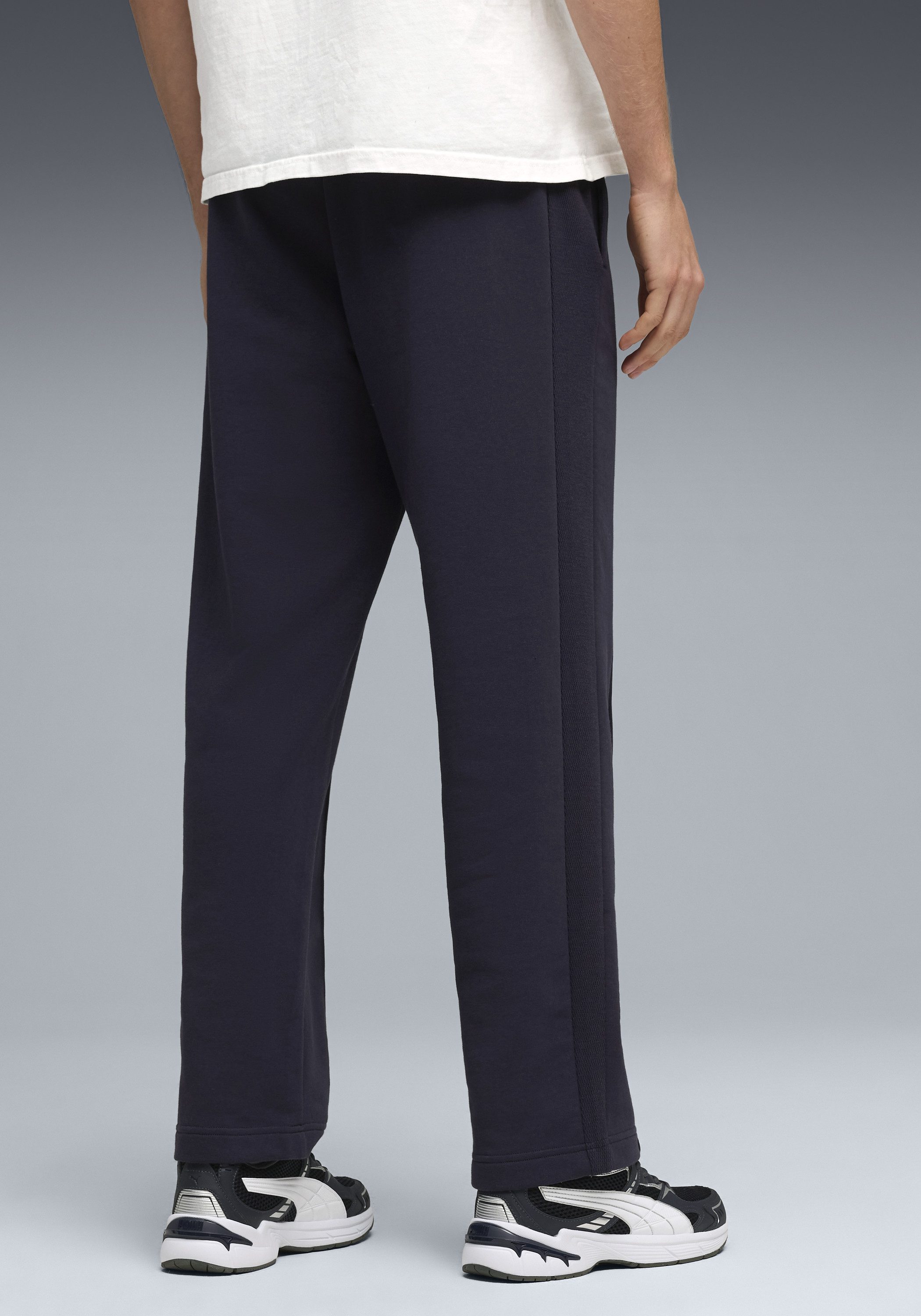 PUMA Trainingshose CLASS RELAXED PINNACLE TRACK PANTS TR mit Eingrifftasche günstig online kaufen