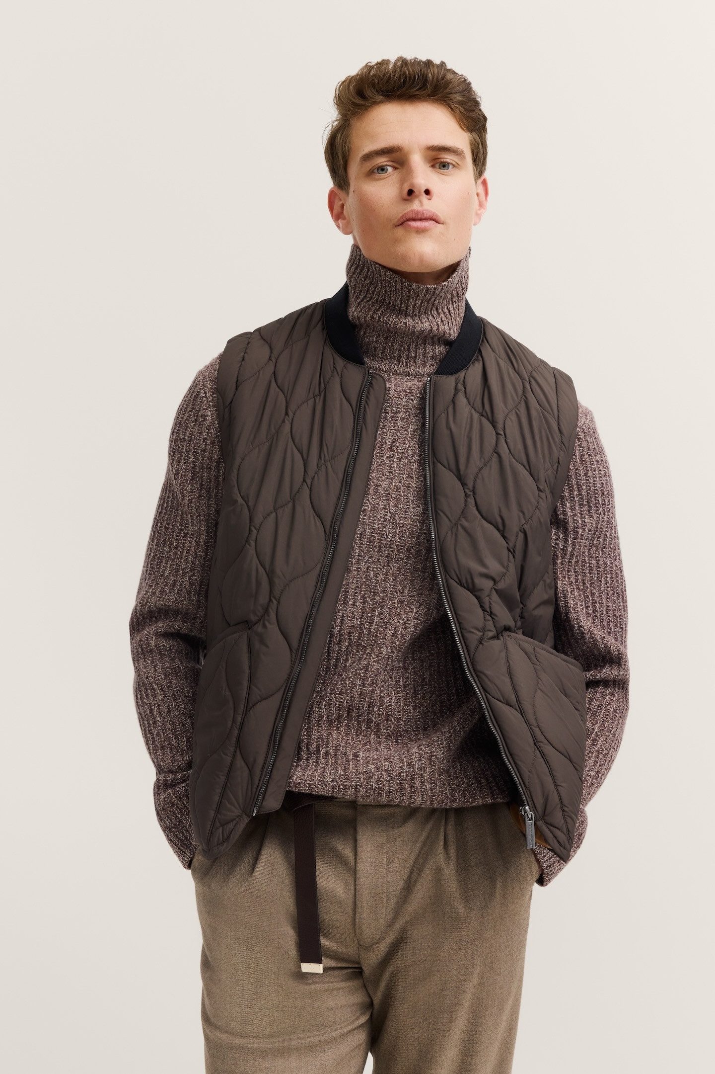 bugatti Steppweste Airseries Regular Fit mit Wellensteppung