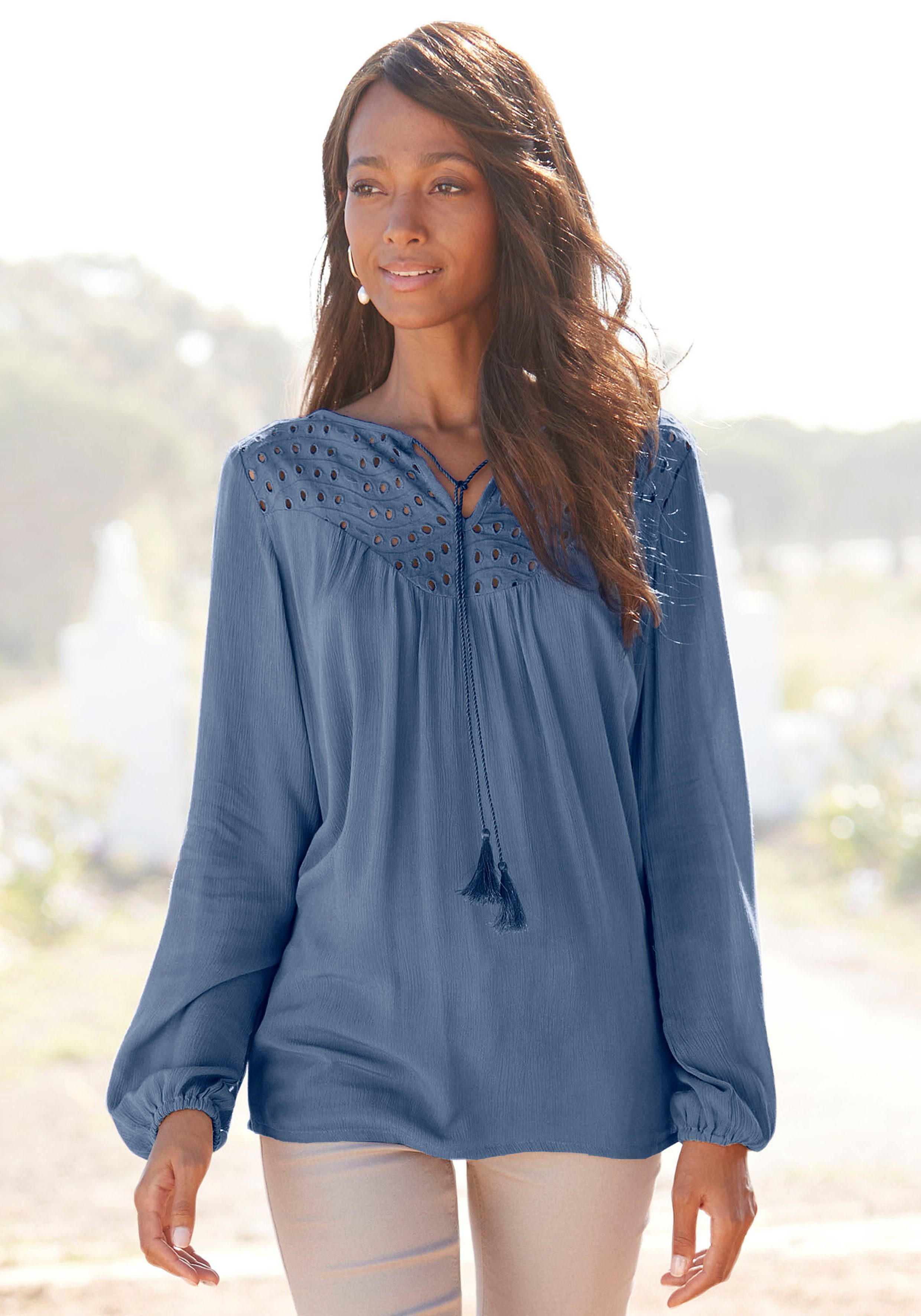 LASCANA Crepebluse mit Lochstickerei, Damenbluse, lockere Passform