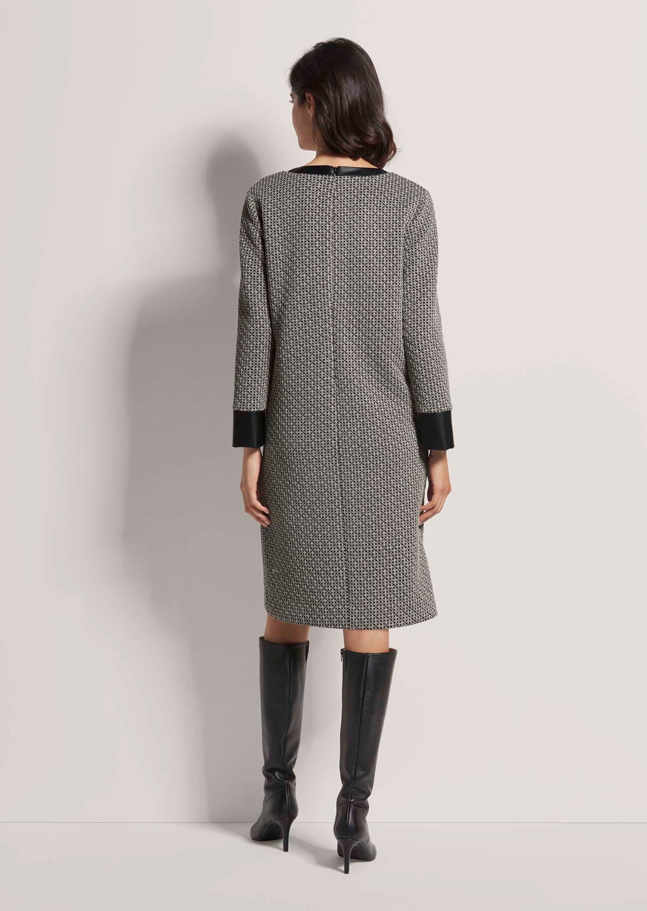 MADELEINE Midikleid Modernes Cocktail-Kleid, Rundhals mit V-Schlitz Modischer Einteiler mit Taschen, Kunstleder-Details, Halbarm
