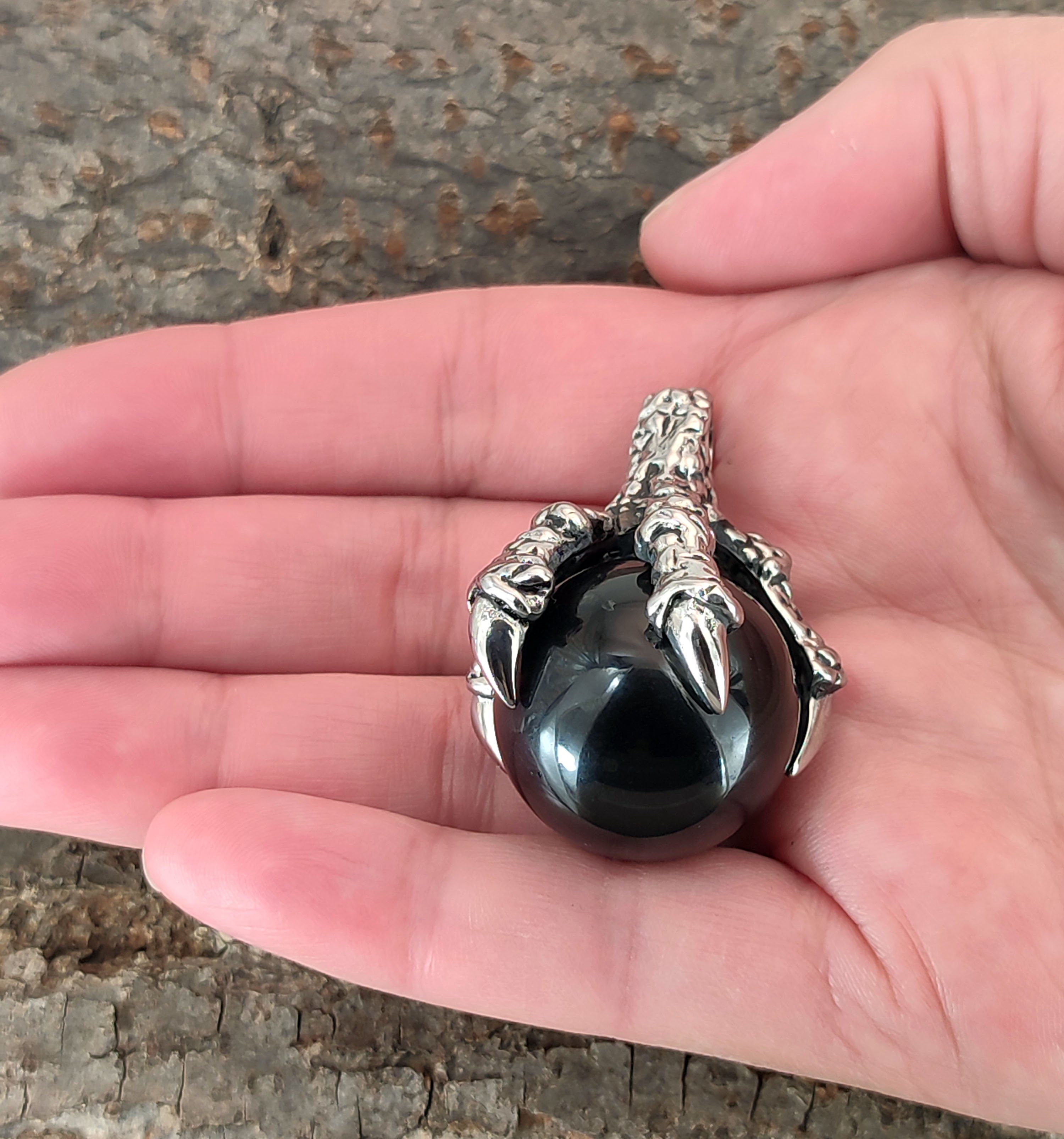 Kiss of Leather Kettenanhänger großer Drachen Krallen Anhänger Edelstahl Drachenkralle Kugel