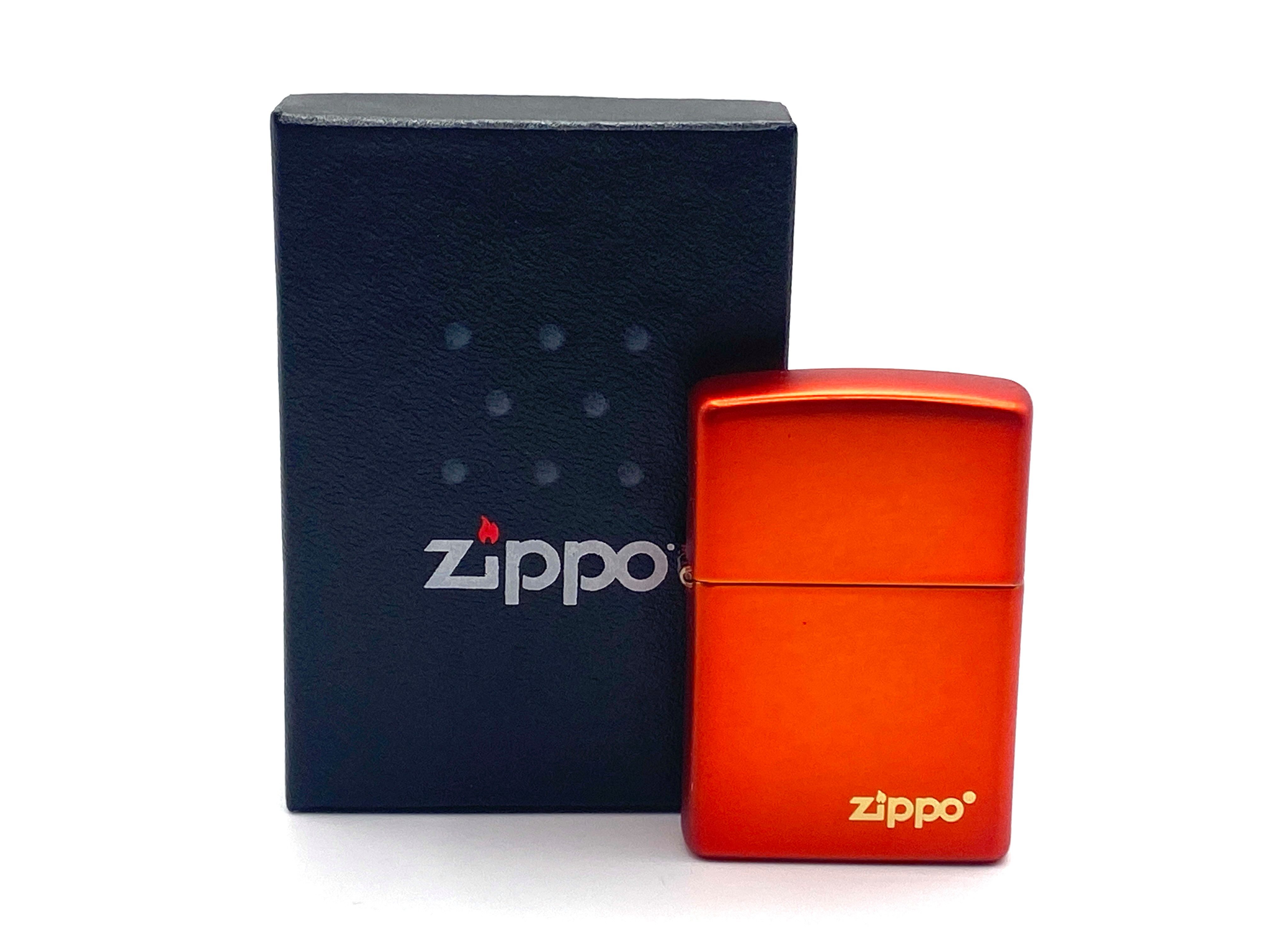 Zippo Feuerzeug Zippo Metallic Rot mit Logo Geschenkset Sturmfeuerzeug