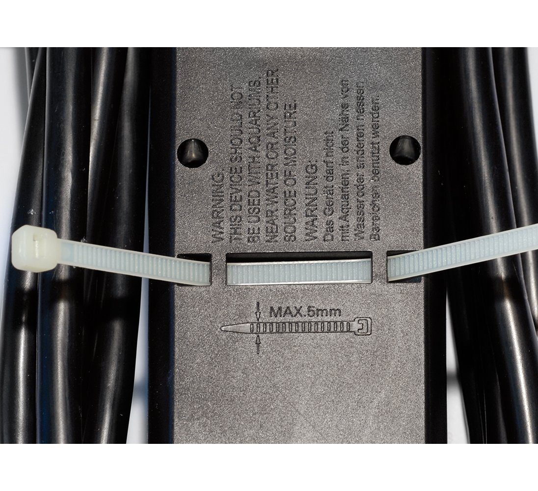 m), Steckdosenleiste mit Steckdosenleiste 5-fach flachem + Magnetbefestigung Stecker 2 Maxtrack (Kabellänge schwarz
