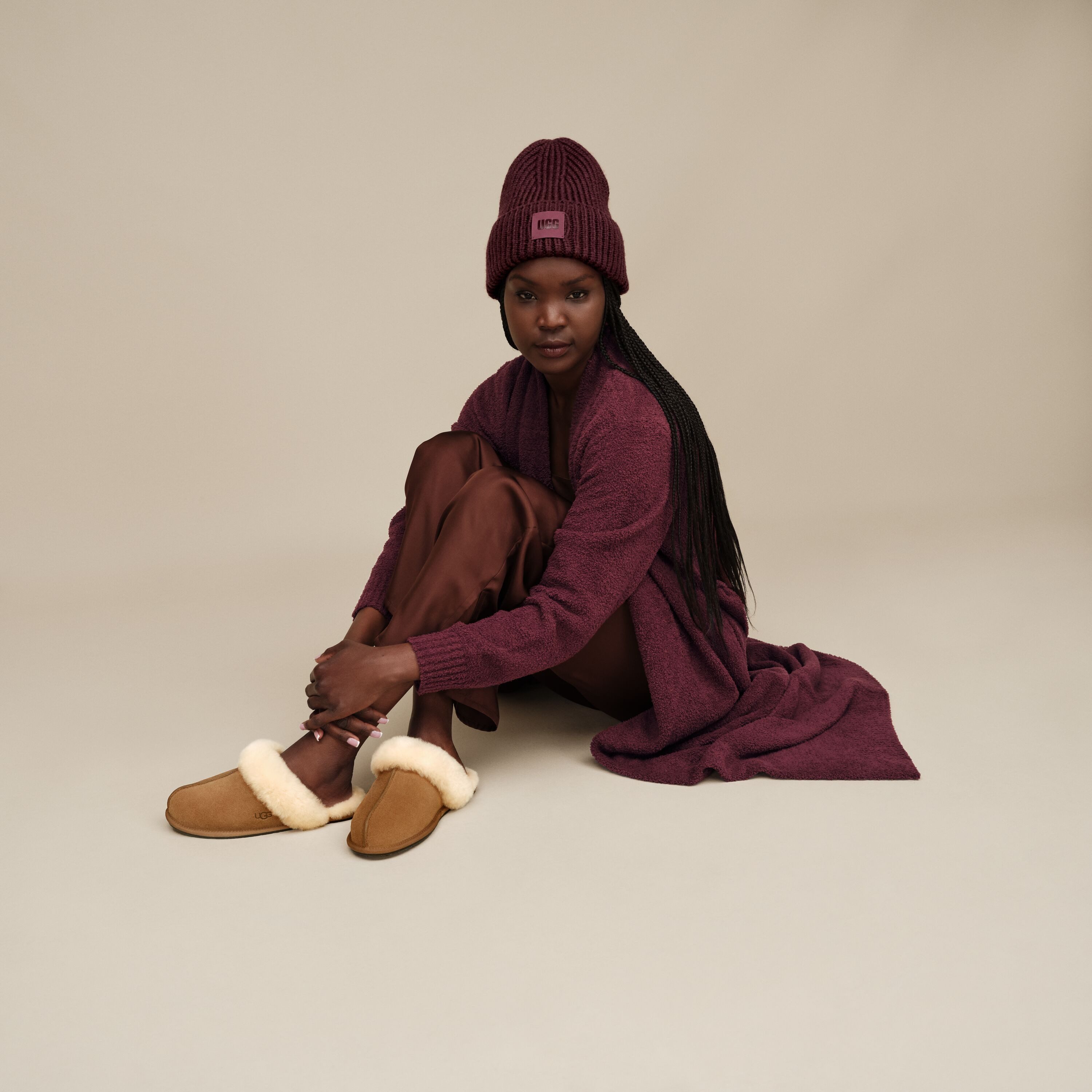 UGG Scuffette II Hausschuh Homeslippers, Hausschuh mit kuscheligem Fellimitat-Kragen