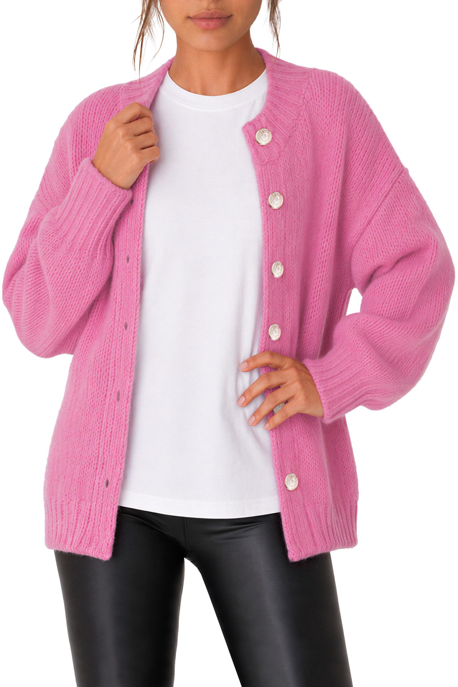Reichstadt Strickjacke Damen Relaxed Fit Cardigan 25RSW094 (1-tlg) Knöpfe und Rundhalsausschnitt als stilvolle Design-Highlights