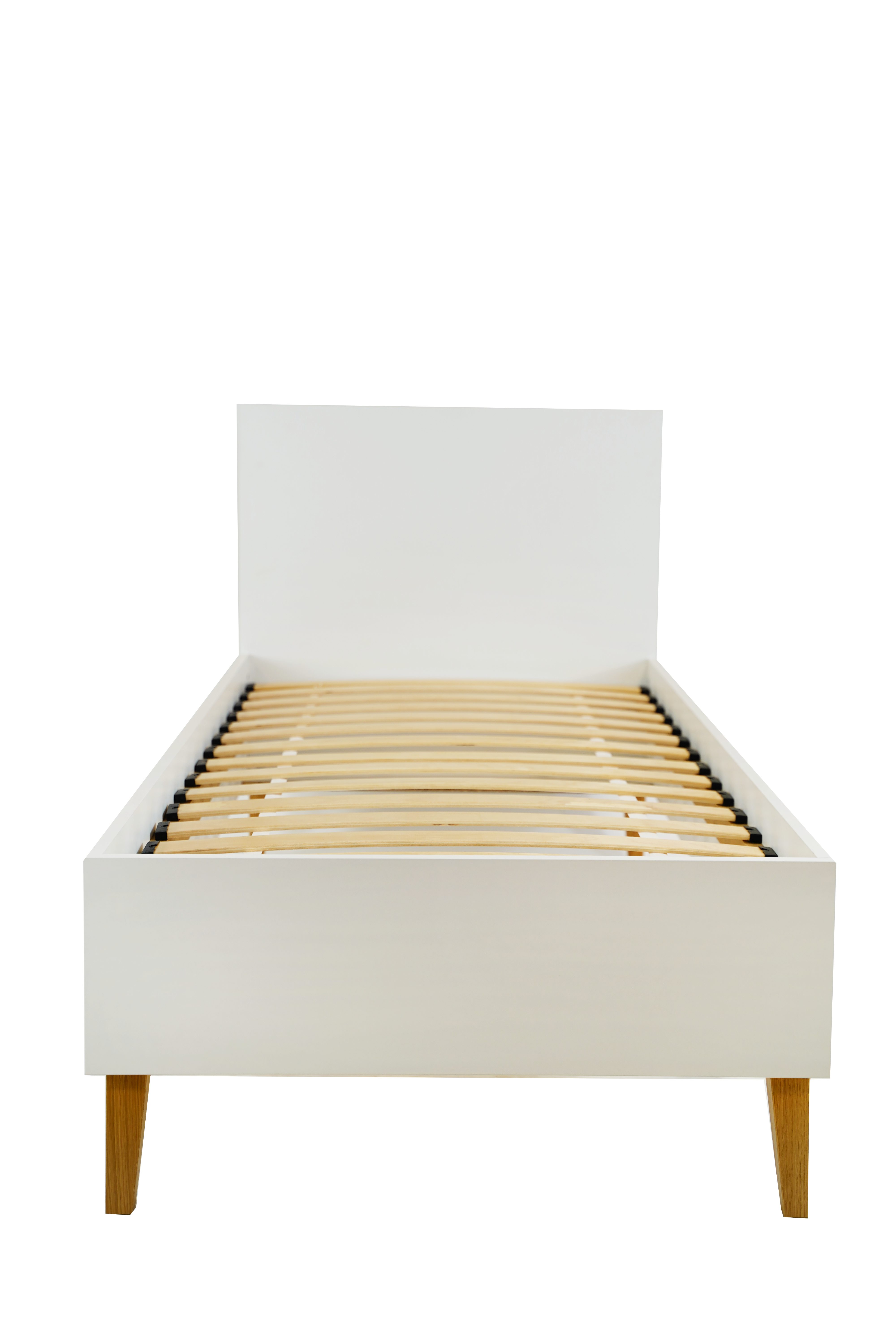 Kocot Kids Kinderbett Lattenrost Eichenholz), (Beine 180x80 mit cm lackiertem weiß aus KUBI