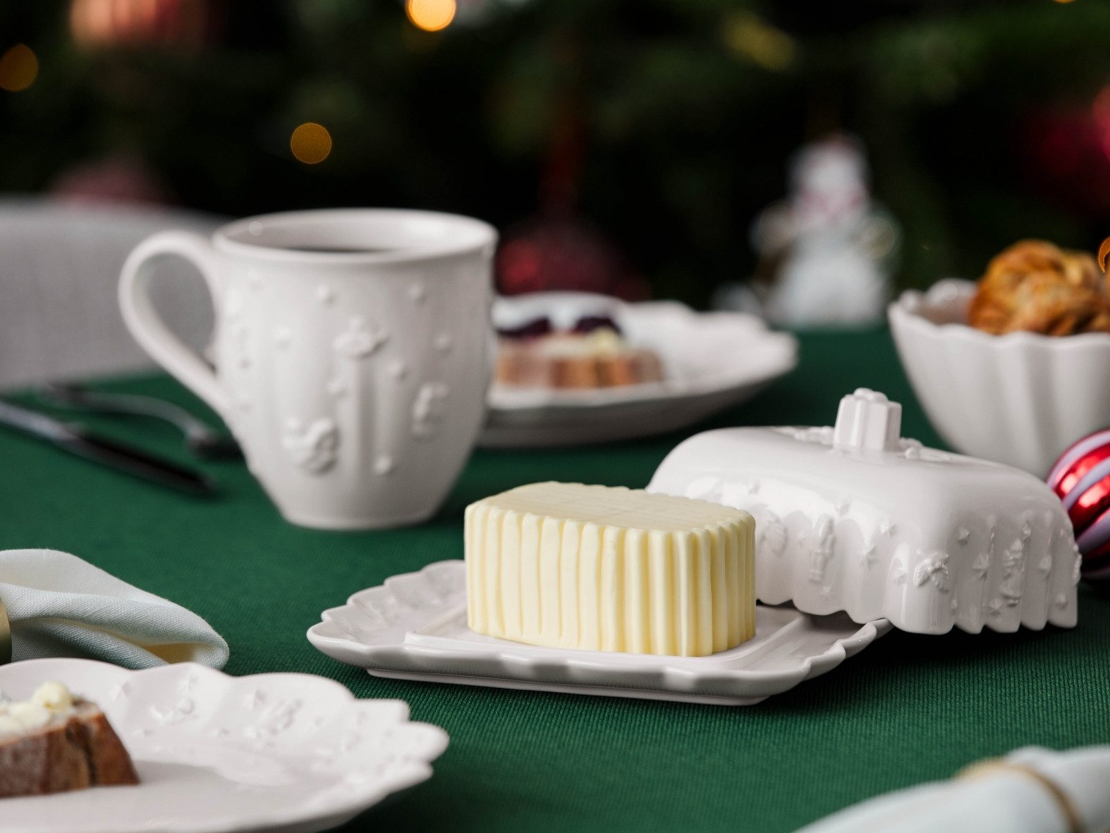 Villeroy & Boch Butterdose Toy's Delight Royal Classic Butterdose weiß 19cm, Premium Porcelain – Bild 3 von 5