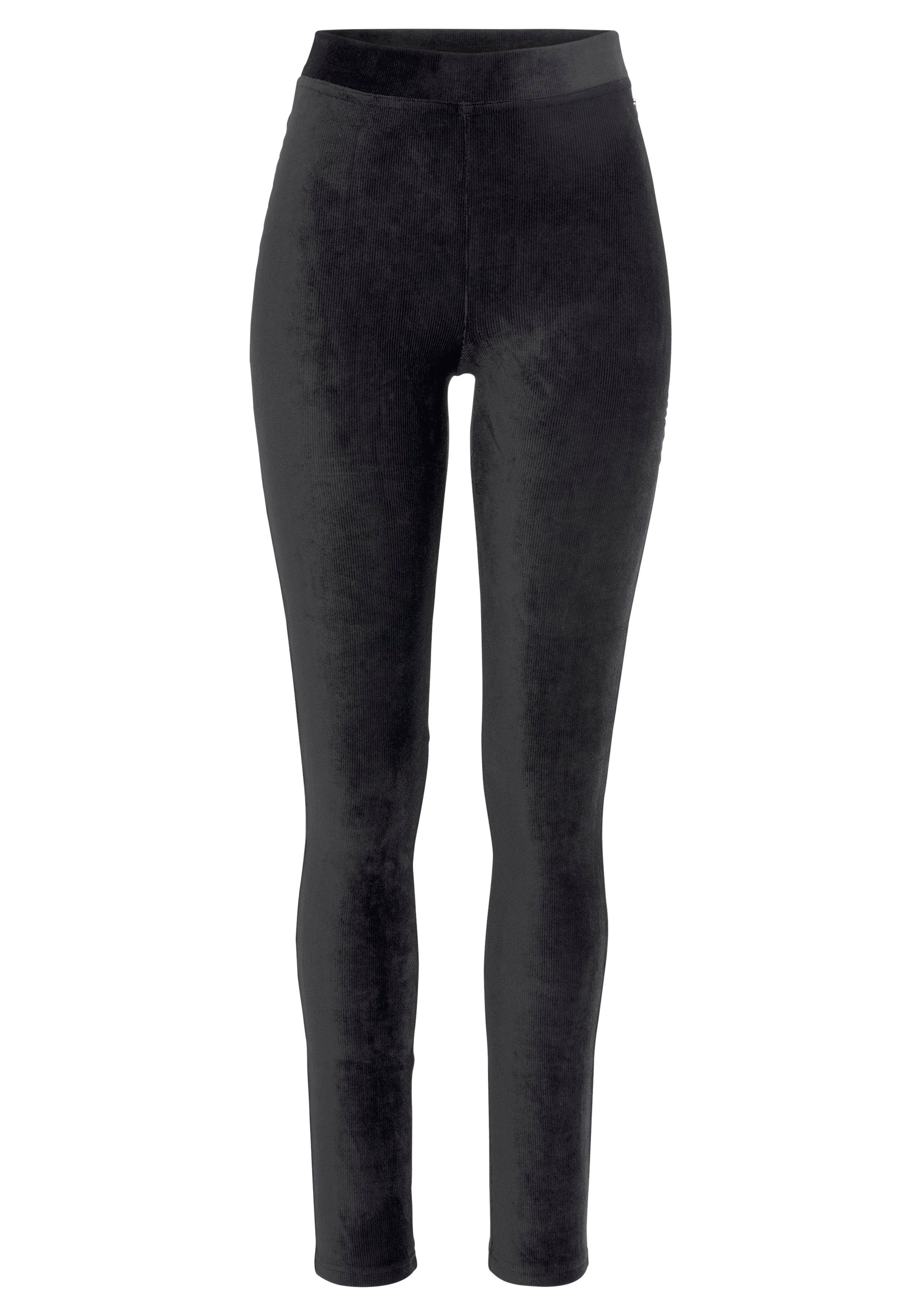 in Loungewear schwarz LASCANA Material weichem Cord-Optik, aus Leggings