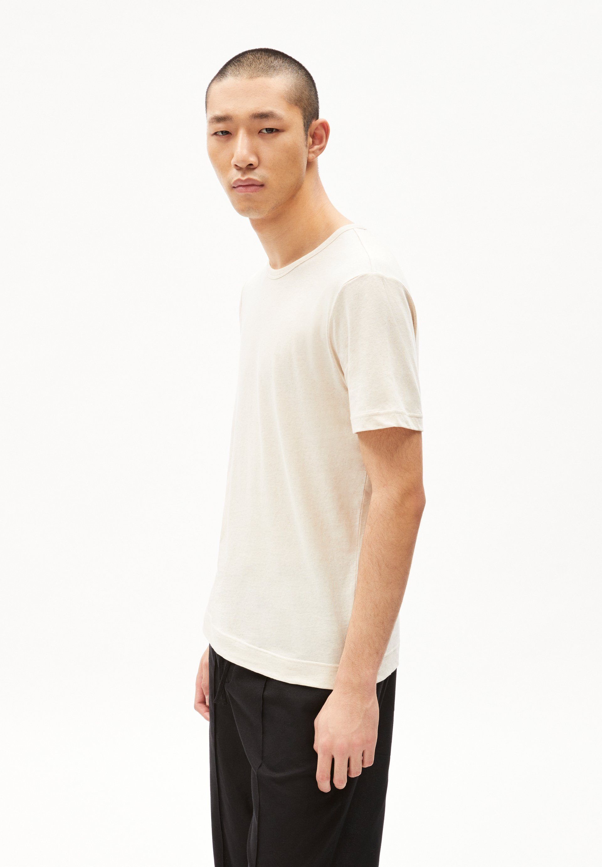 Armedangels T-Shirt AANTONIO LINEN T-Shirt aus Bio-Baumwoll-Leinen Mix (Regular Fit) Rundhalsausschnitt