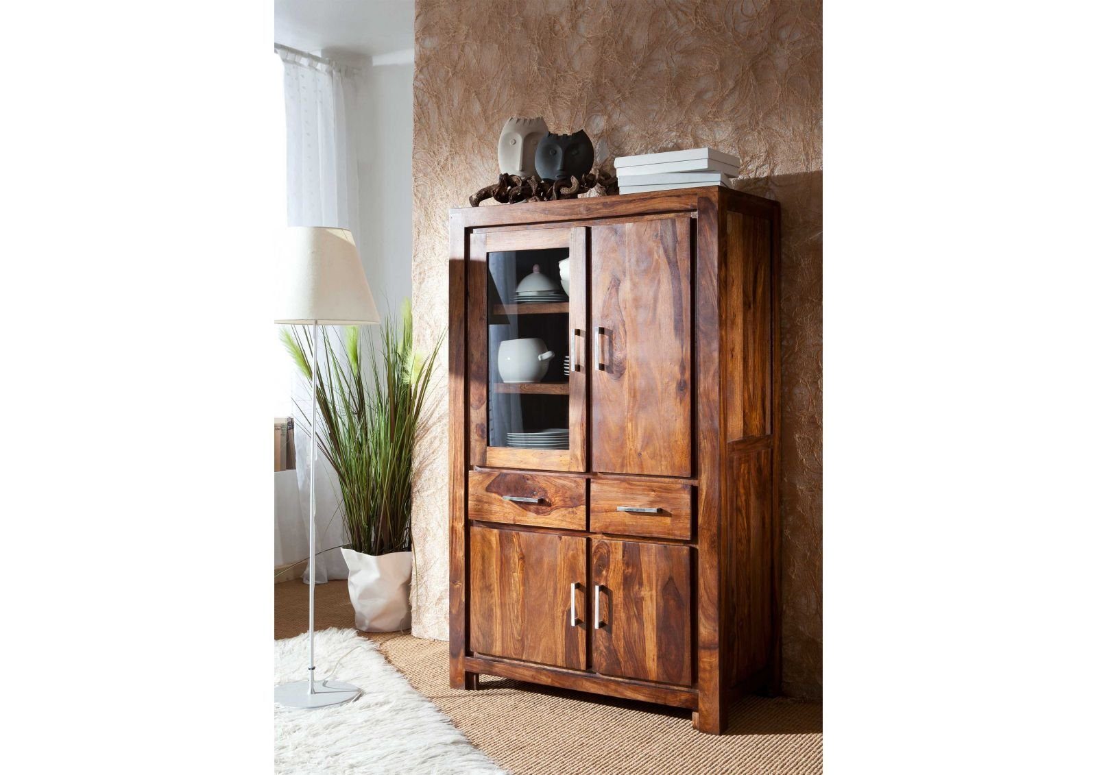 Preisnachlassverkauf Massivmoebel24 Standvitrine Vitrine Sheesham 90x45x148 METRO LIFE #103 life honey lackiert