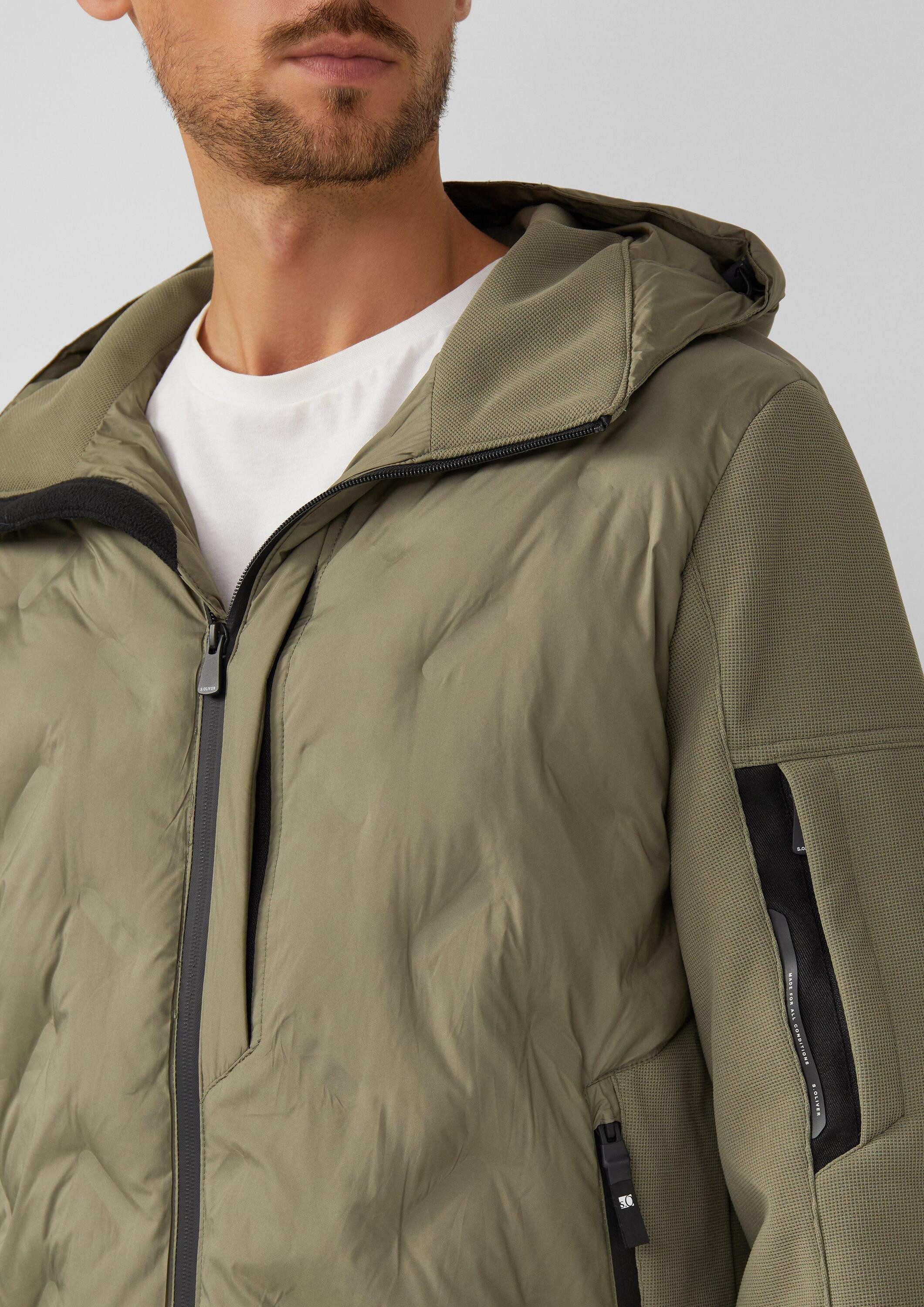 s.Oliver Funktionsjacke Outdoor-Jacke Hybrid-Jacke mit sportiven Details und Kapuze