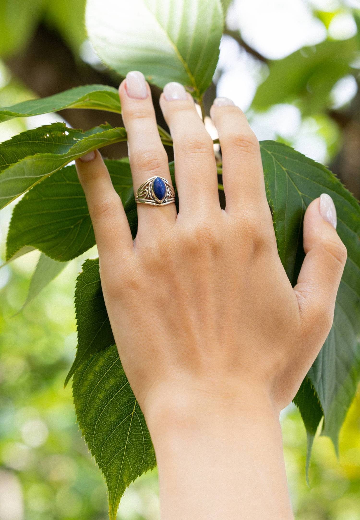 mantraroma Silberring DAHAB Ellipse aus 925 Silber mit Lapis Lazuli (Ring mit Schmuckbeutel), Damenring aus 925er Silber