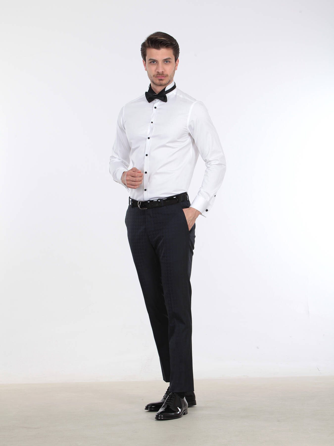KİP Hemdbluse Gerade geschnittenes, schmal geschnittenes Smokinghemd mit Pferdekrage