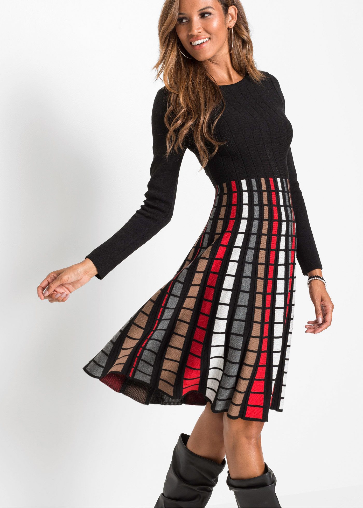 bonprix Strickkleid aus Polyacryl und Baumwolle, ausgestellte Passform, mit Karomuster