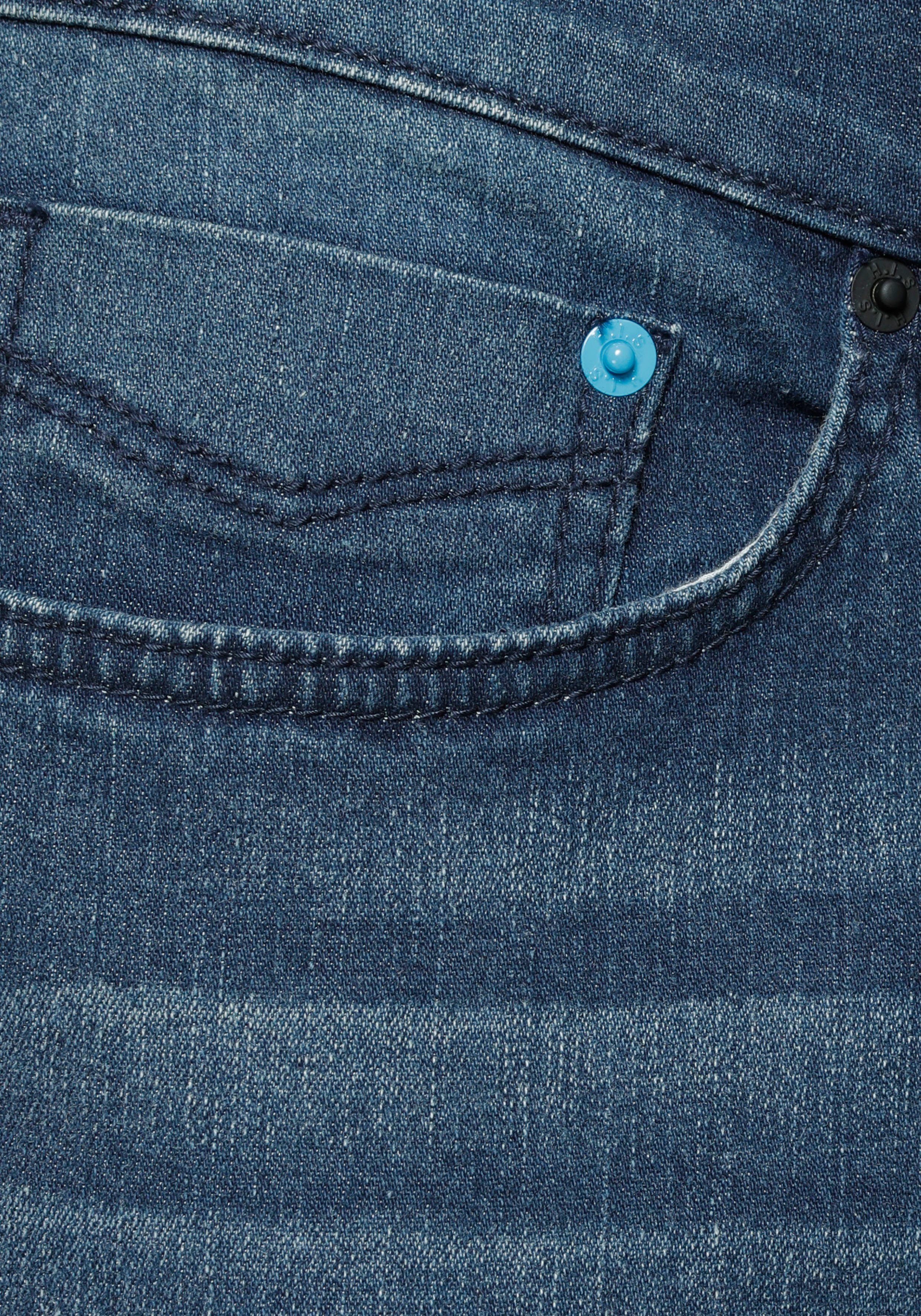 H.I.S Slim-fit-Jeans FLUSH schmale Beinform, mit Used-Effekten, niedrige Leibhöhe