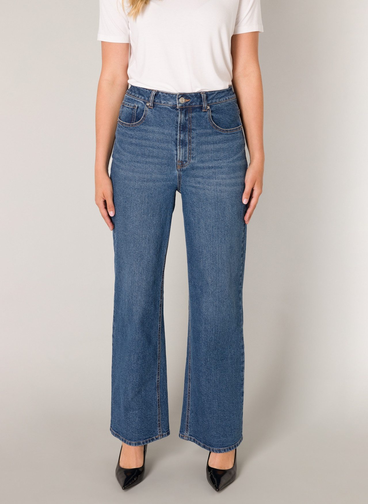Base Level Weite Jeans Amy mit Waschung