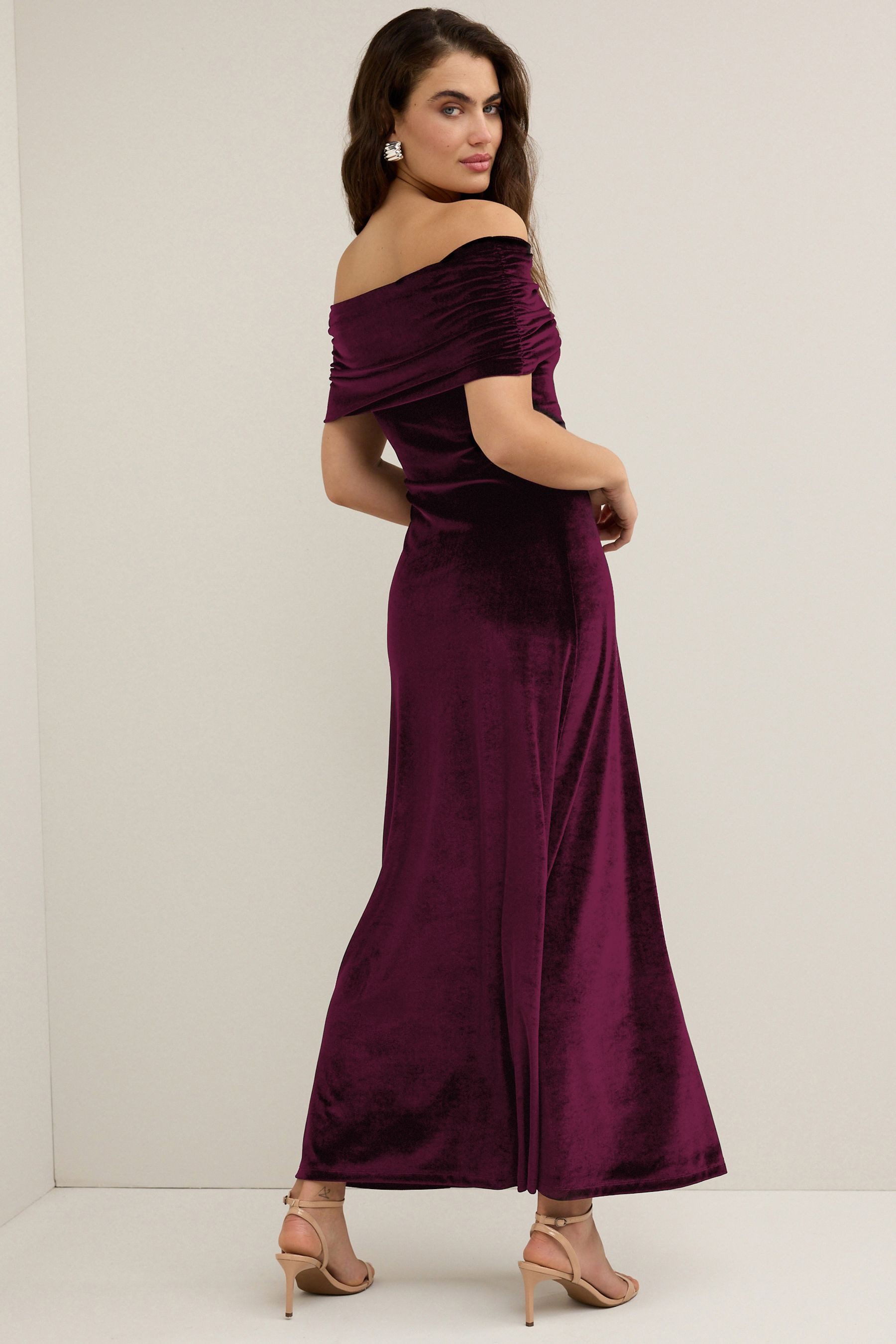 Next Maxikleid Schulterfreies Maxikleid aus Samt günstig online kaufen