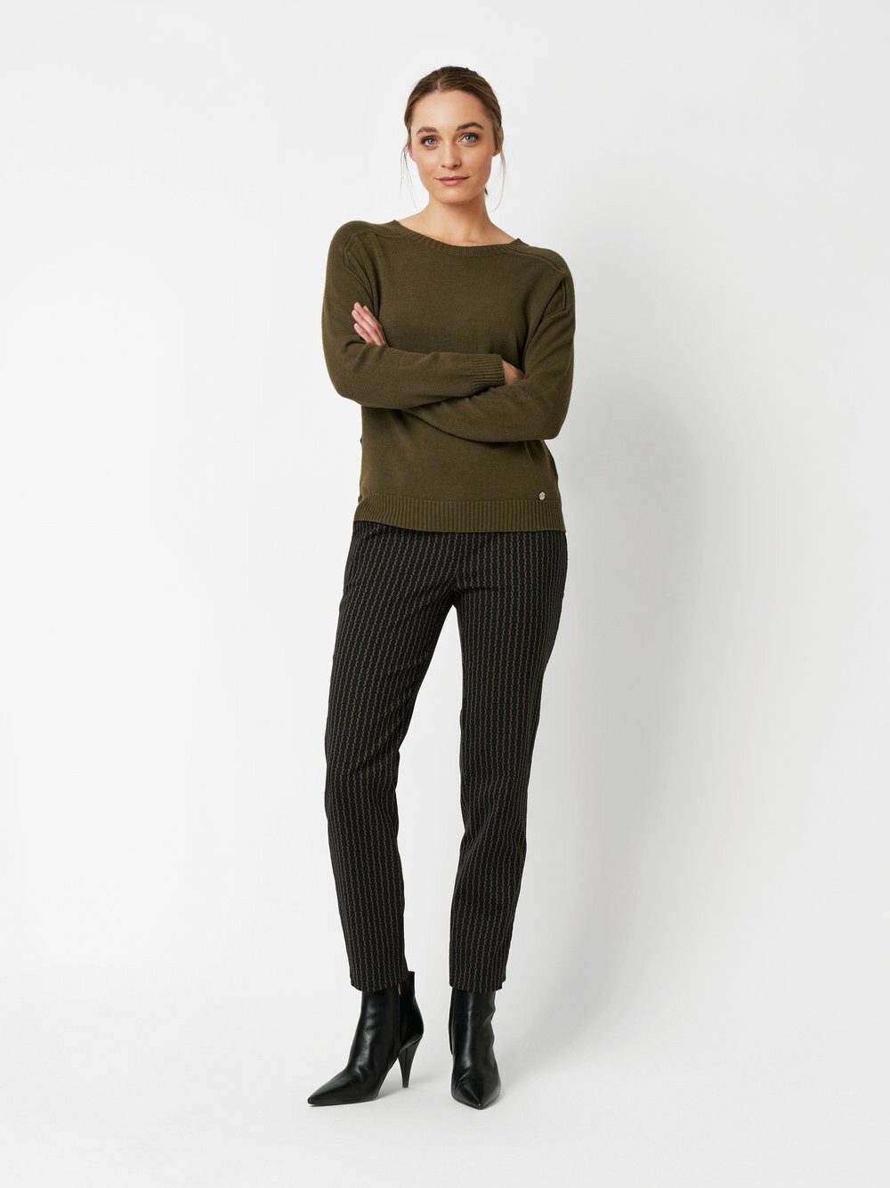 TONI Strickpullover Ginette mit seitlicher Knopfleiste