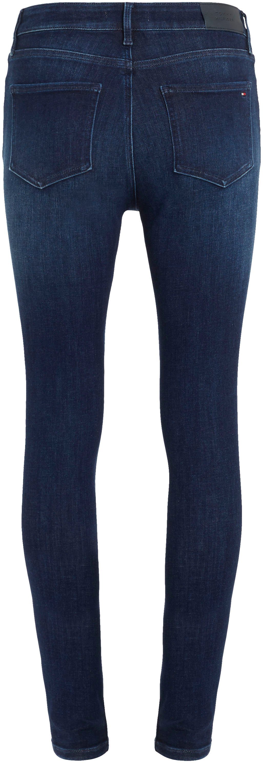 Nina TH SKINNY Tommy Skinny-fit-Jeans FLEX Tommy Logo-Badge Hilfiger U mit HARLEM Hilfiger HW
