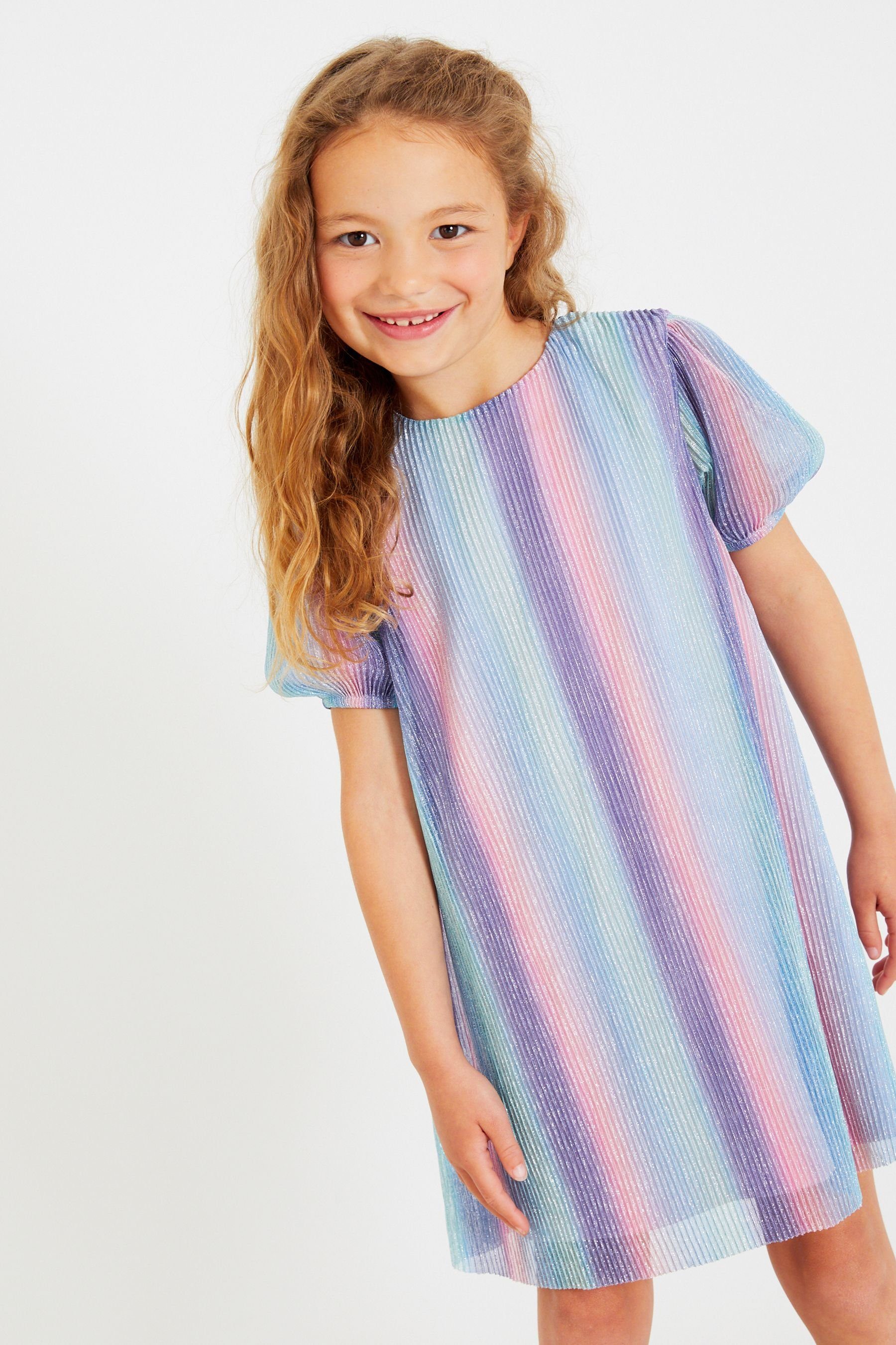 (1-tlg) mit Kleid Regenbogendesign Plisseekleid Next Plissiertes