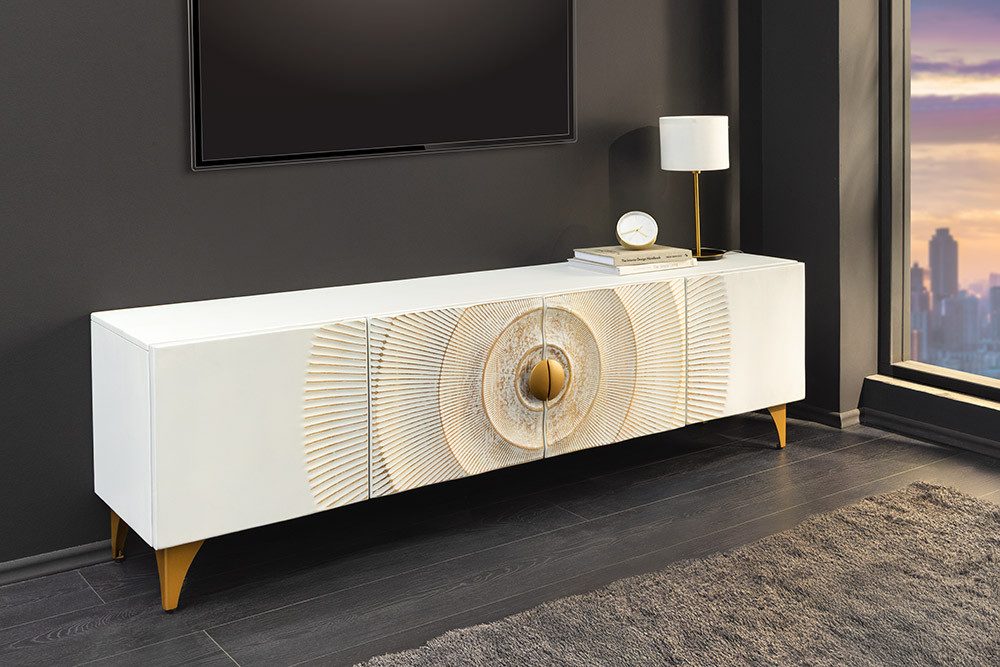 riess-ambiente Lowboard GOLDEN SUNSET 180cm weiß / gold - Mango, Massivholz, 3D Schnitzereien (Einzelartikel, 1 St), TV-Schrank mit Metallfüßen - ideal für Gäste-, Schlaf & Wohnzimmer