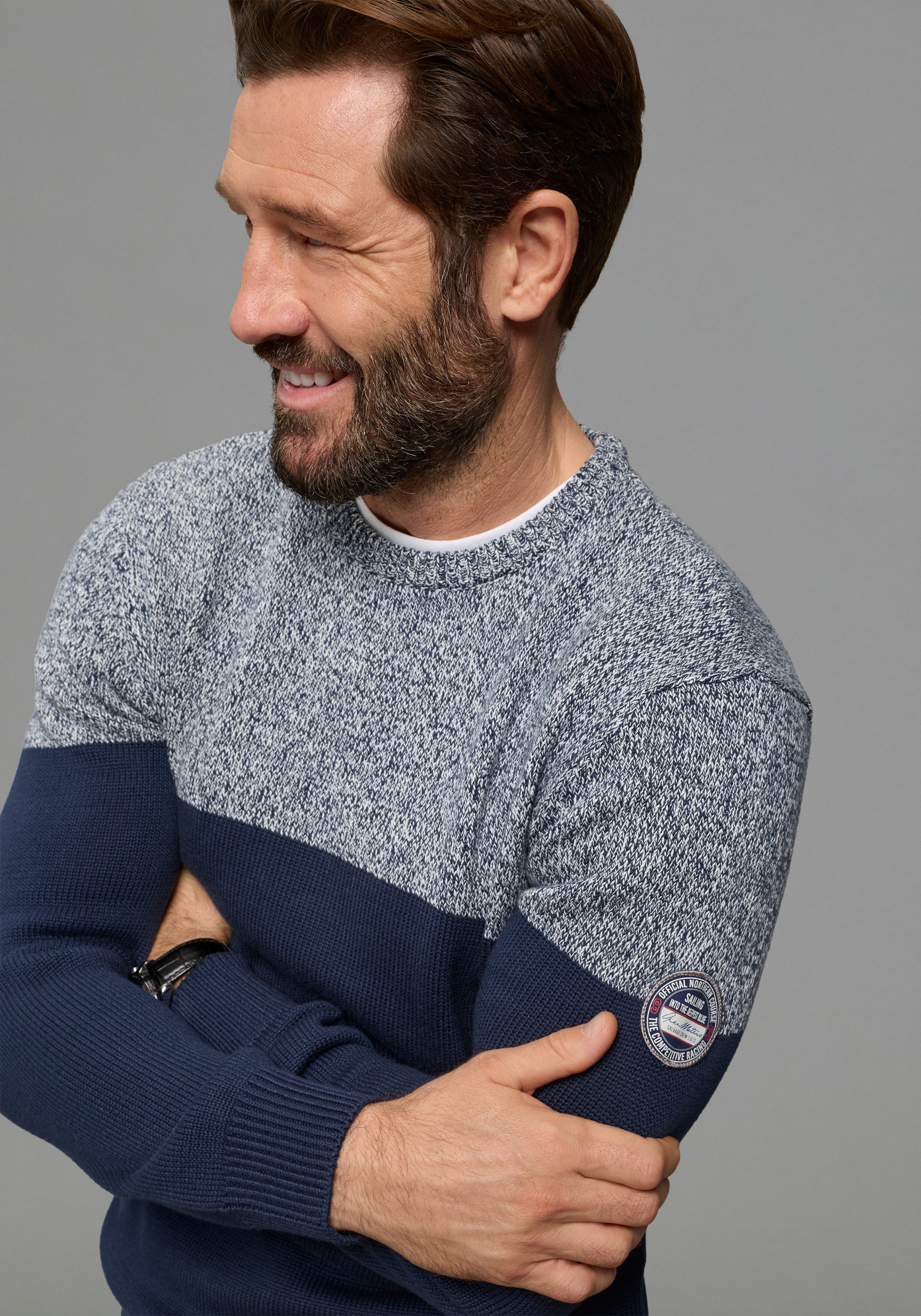 Man's World Rundhalspullover Neue Kollektion! Highlight melierter Look aus Strick, mit Rundhalsausschnitt, reguläre Passform, mit Langarm. € 29,99, (€ 29,99 pro 1 Stk).