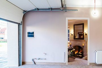 MuchoWow Türtapete Ein Kamin in einem luxuriösen Zimmer, Matt, bedruckt, (1 St), Fototapete für Tür, Türaufkleber, 75x205 cm