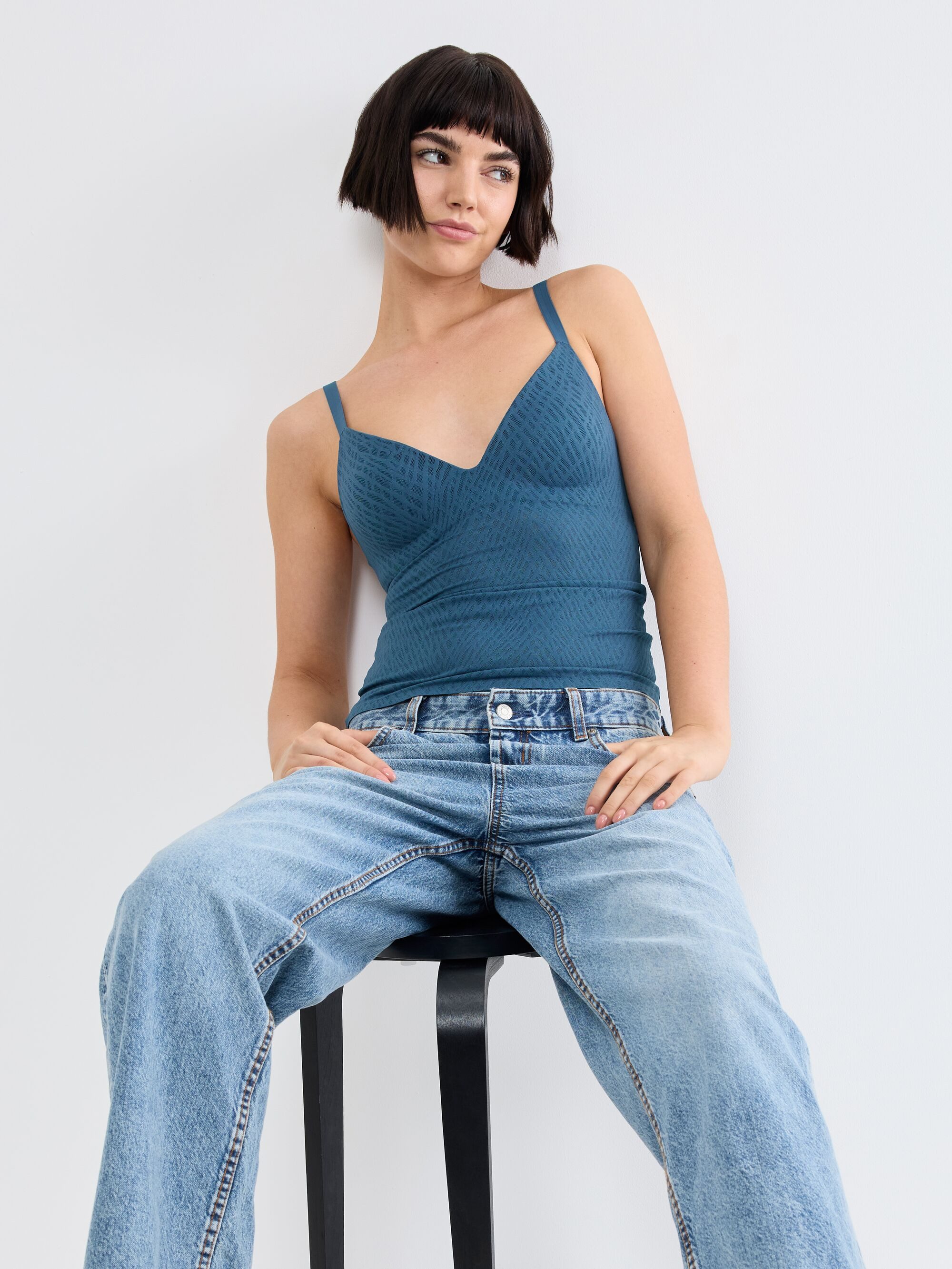 sloggi BH-Hemd ZEROFeelBliss THE UP PushUpShirt unsichtbar mit Spitzenoptik – Bild 4 von 5