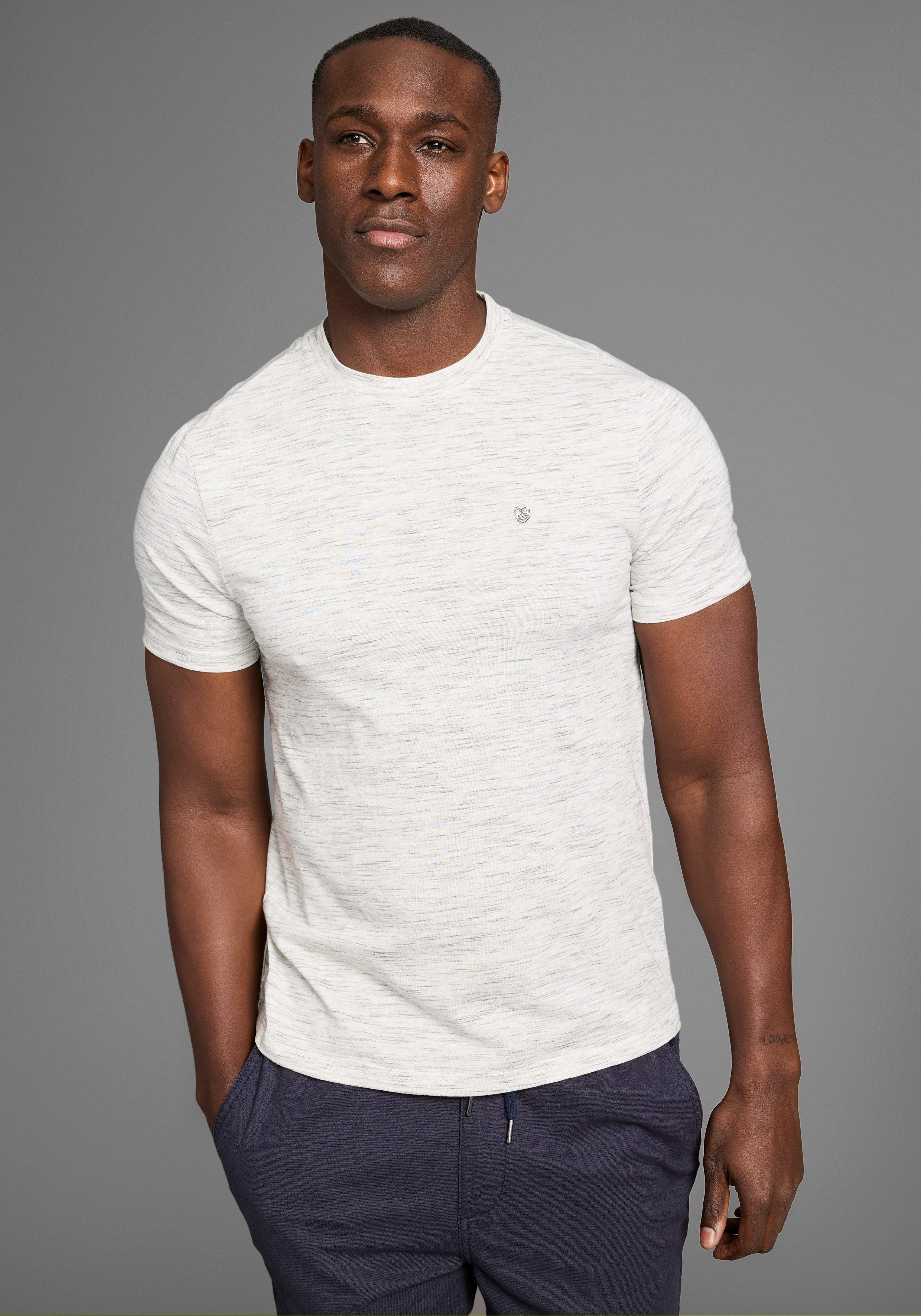 DELMAO T-Shirt (Packung, 2-er Pack) in hochwertiger Melange-Optik mit dezen günstig online kaufen