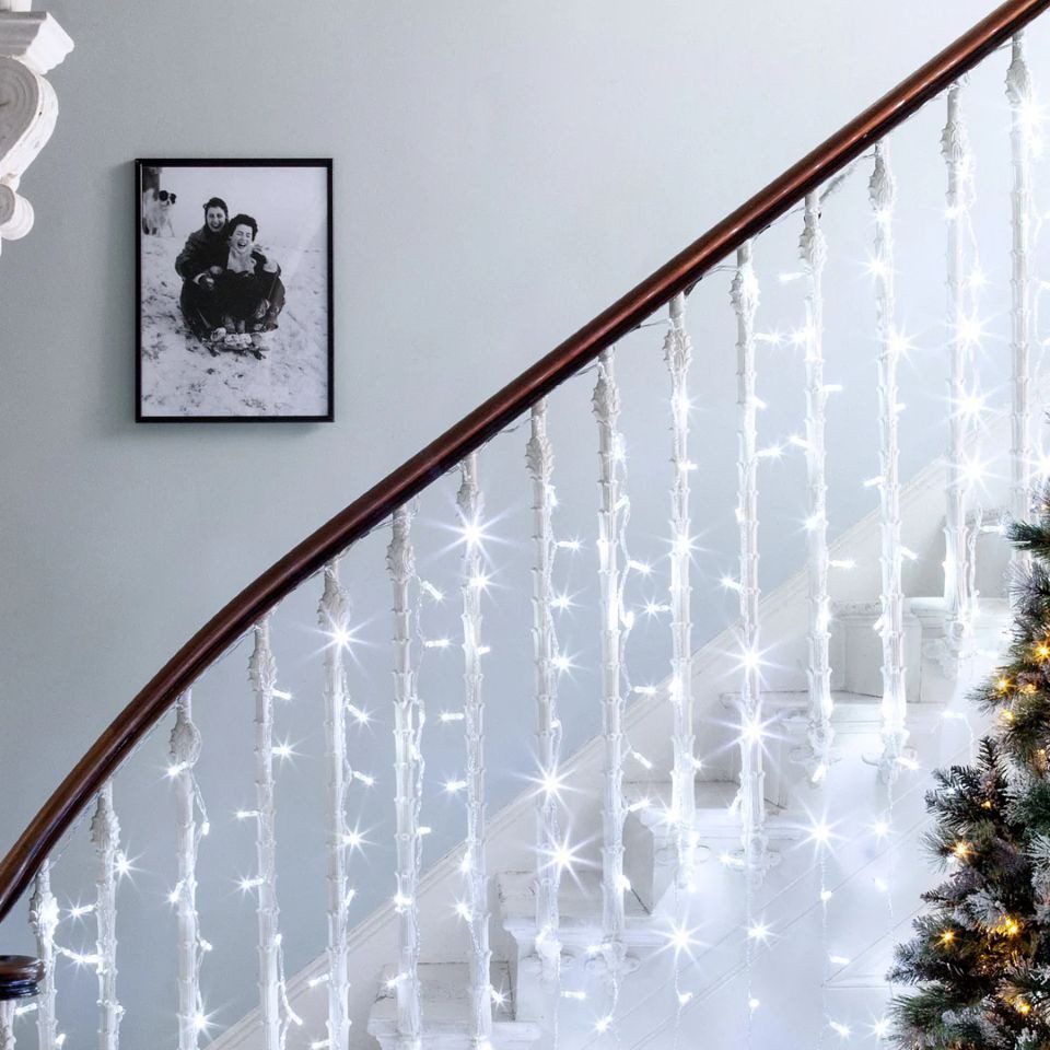 Lights4fun LED-Lichtervorhang Core Connect 2m x 1m 96er LED Lichtervorhang weiß koppelbar transparen
