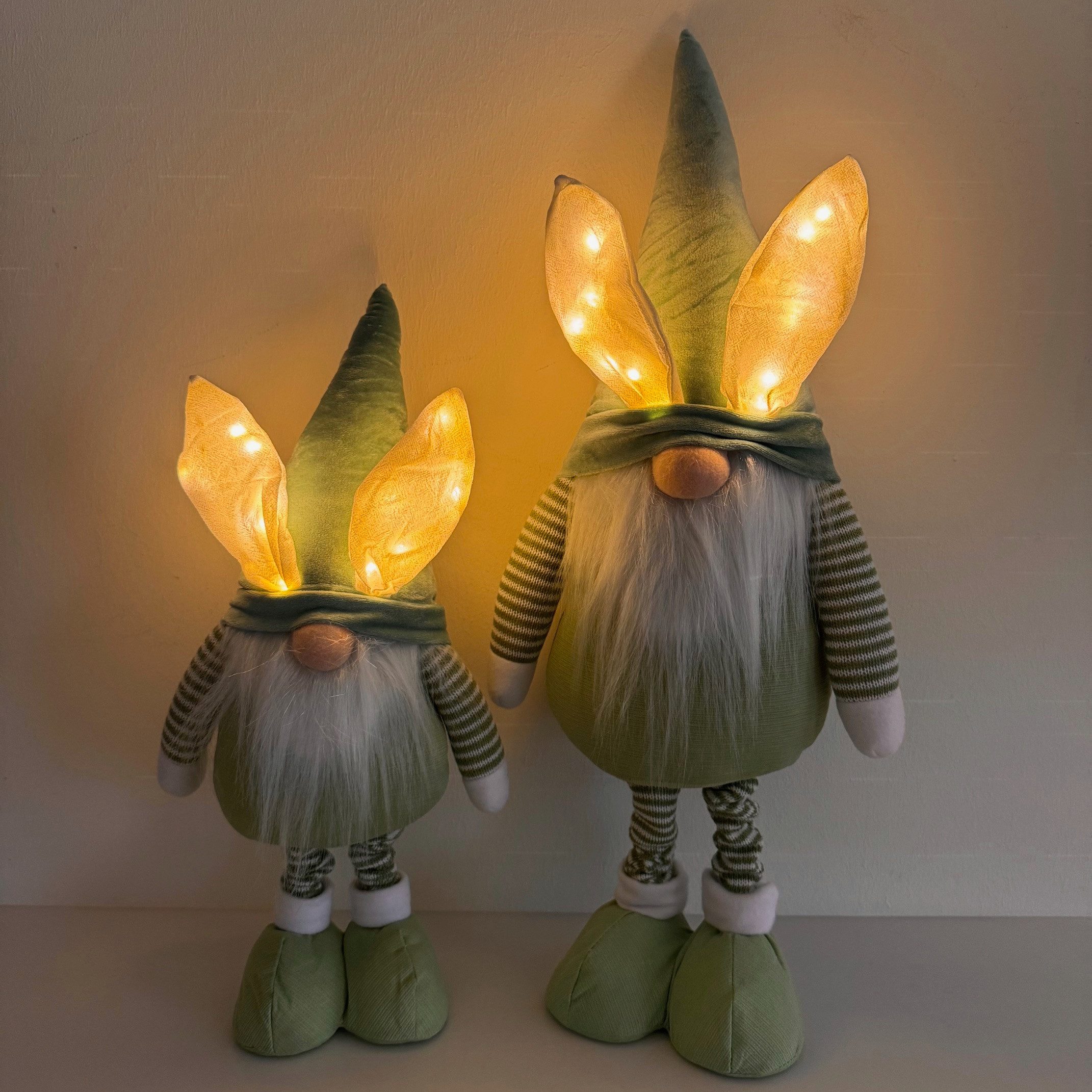 Online-Fuchs Бес - 2 süße Бес mit LED Пасхальный зайчикиohren - Frühlings- & Osterdeko (mit lustigen Teleskopbeinen, 55 und 73 cm groß), praktische 6-Stunden Timerfunktion